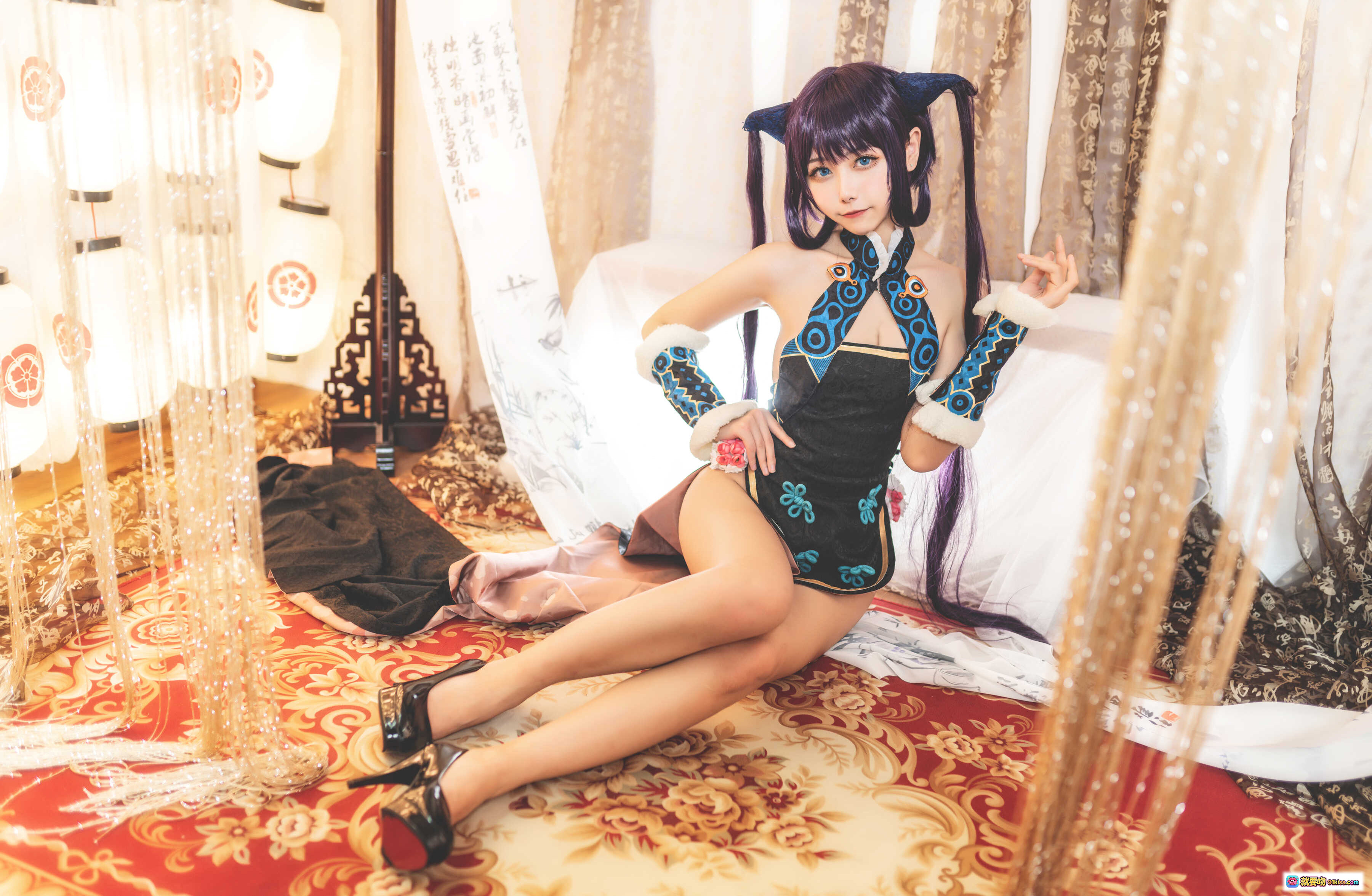 图片[6] - Momoko葵葵NO.009杨贵妃Cosplay写真｜黑蓝古风泳装+双马尾猫耳+毛绒袖套+精致刺绣+12P高清图集 - 就要吻