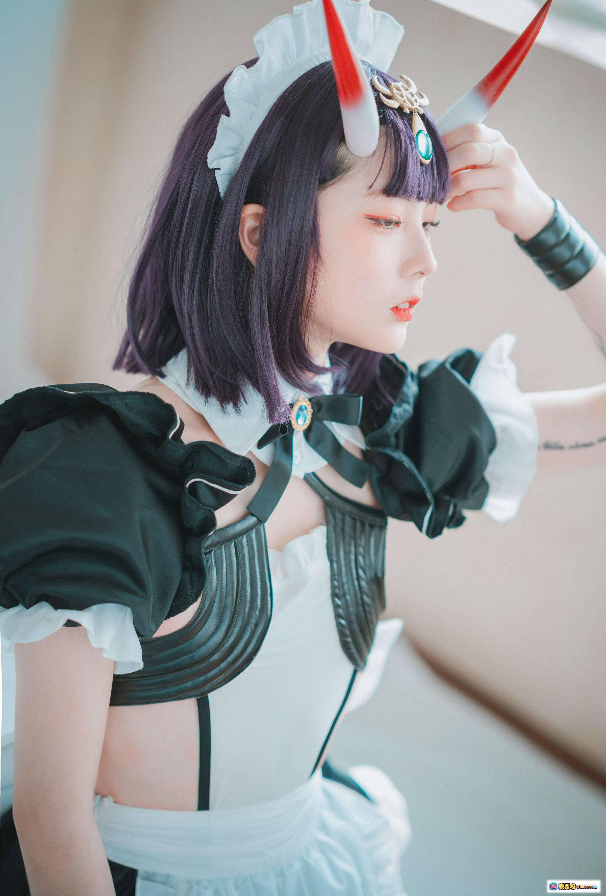 图片[7] - Shuten Douji Maid Cosplay | Isabella NO.001 DJAWA | 黑白女仆装 | 紫发角饰 | 丝袜美腿 | 70P高清写真 - 就要吻