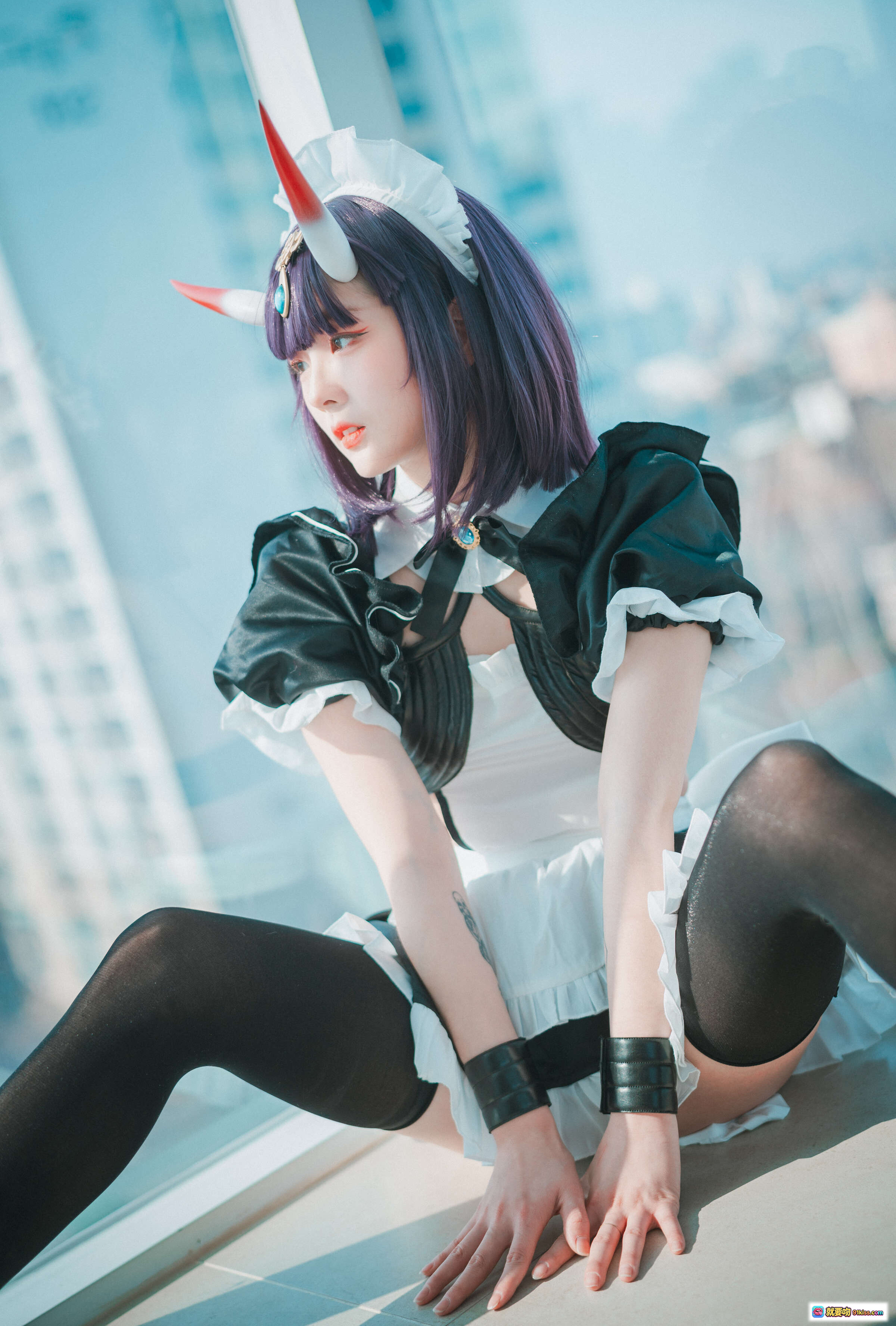图片[2] - Shuten Douji Maid Cosplay | Isabella NO.001 DJAWA | 黑白女仆装 | 紫发角饰 | 丝袜美腿 | 70P高清写真 - 就要吻