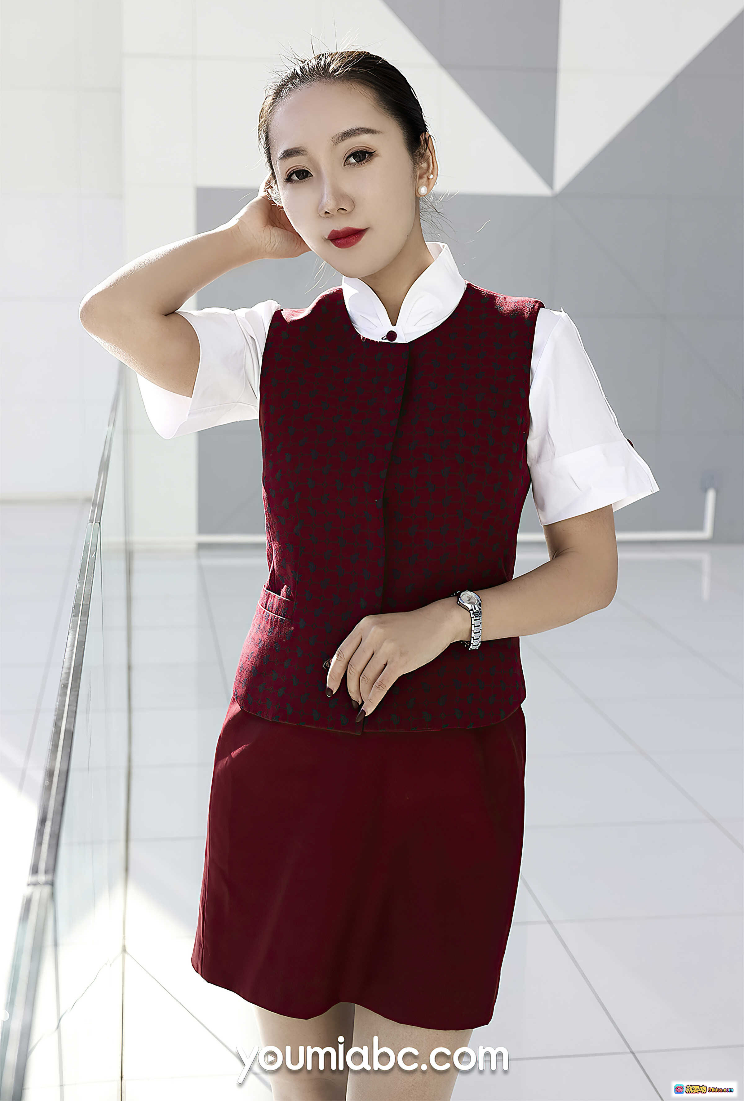 图片[6] - 国航空姐丰臣羽立性感写真：黑蕾丝内衣+白衬衫+红裙美腿诱惑，YouMi尤蜜2021.04.08高清图集 - 就要吻