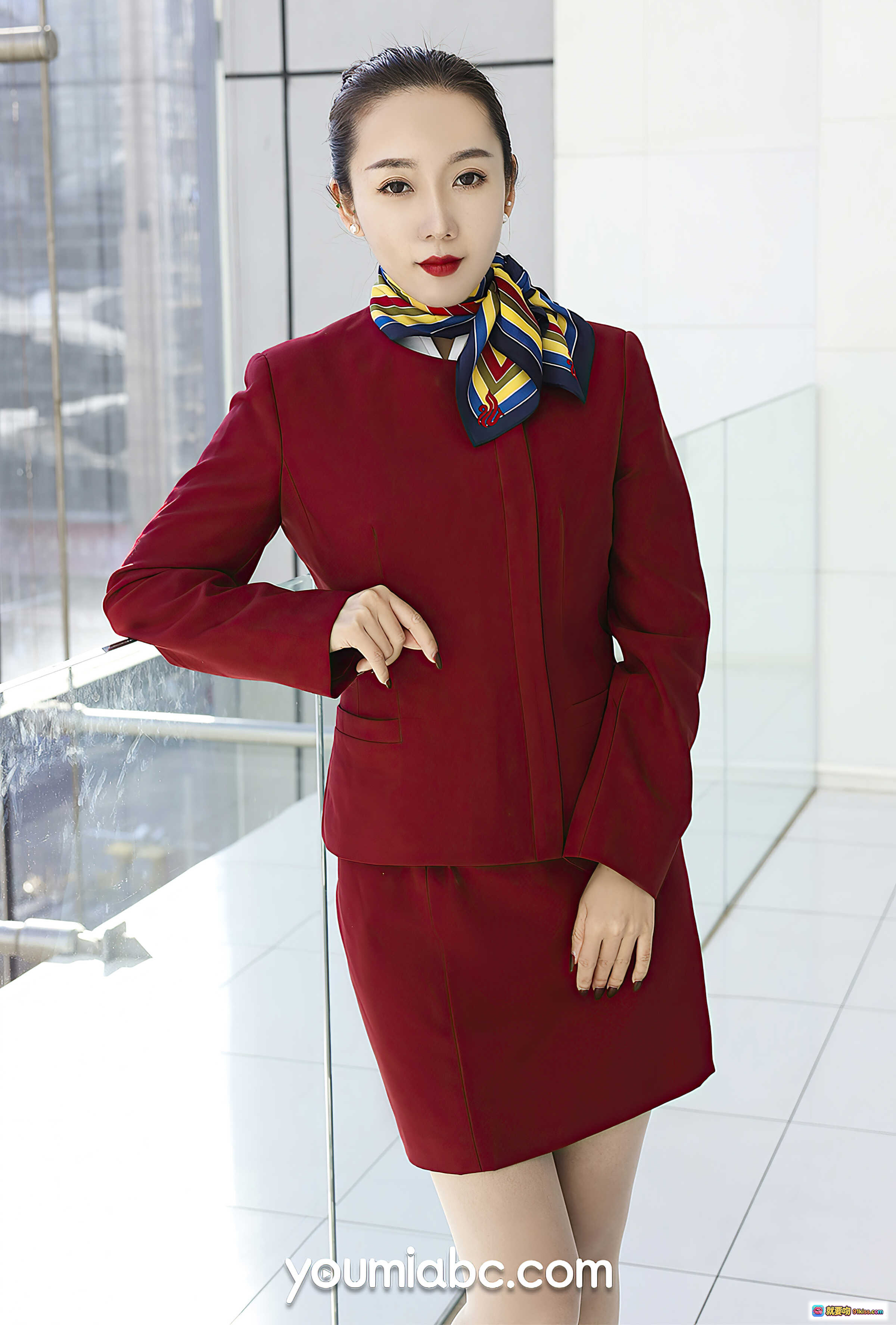 图片[5] - 国航空姐丰臣羽立性感写真：黑蕾丝内衣+白衬衫+红裙美腿诱惑，YouMi尤蜜2021.04.08高清图集 - 就要吻