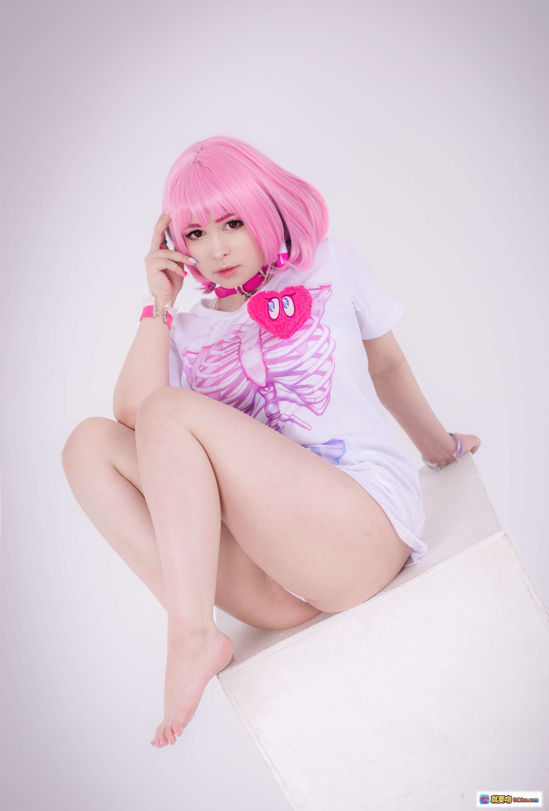 图片[6] - Yoshinobi NO.023 Riamu Yumemi 粉色短发cosplay 白色骨骼印花T恤 甜美性感姿势 纯白背景写真 23P高清图集 - 就要吻