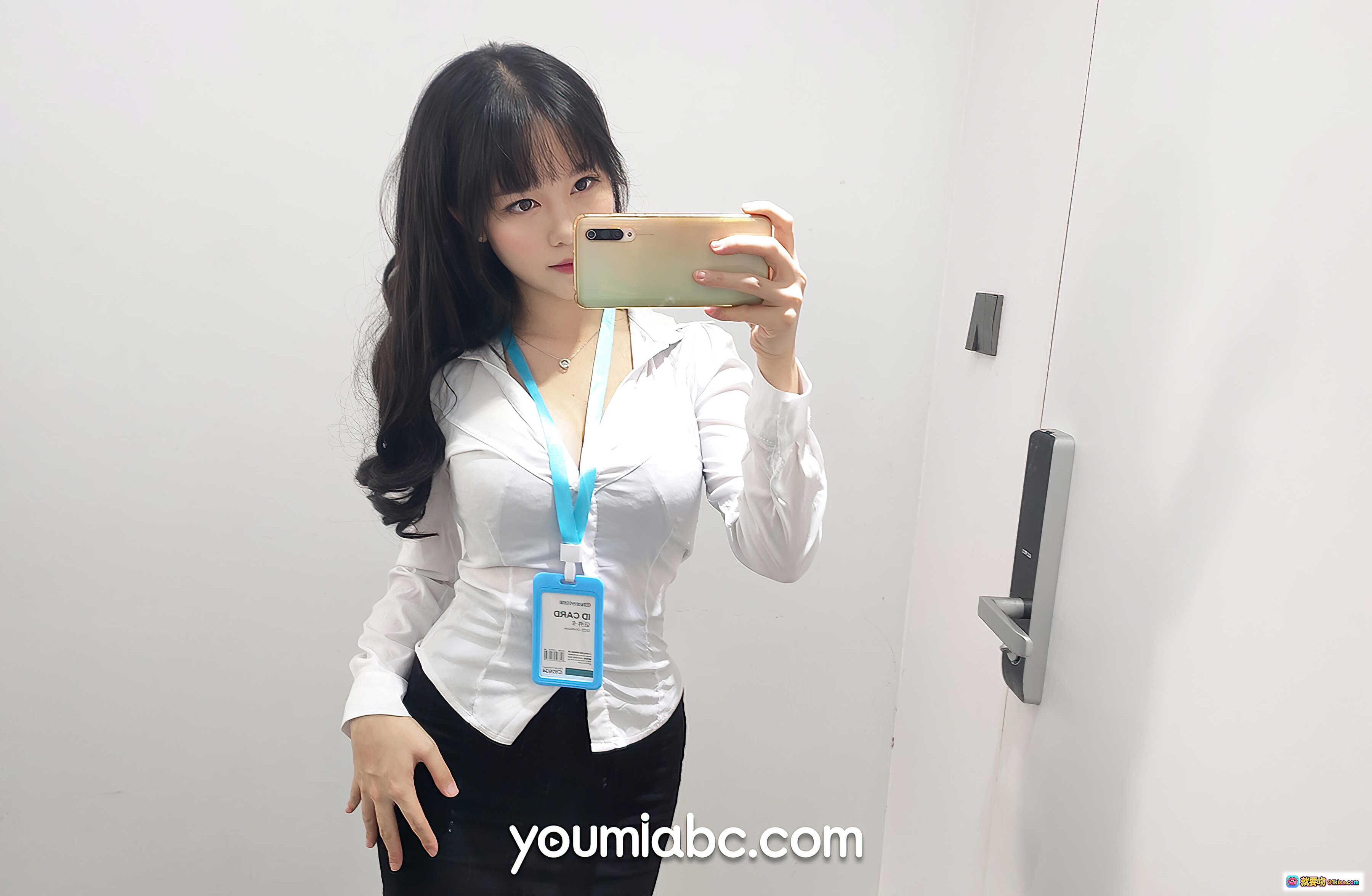 图片[7] - YouMi尤蜜2020.12.13 OL午间自拍 抖娘利世 白衬衫黑蕾丝 蓝丝带性感写真 31P高清图集 - 就要吻