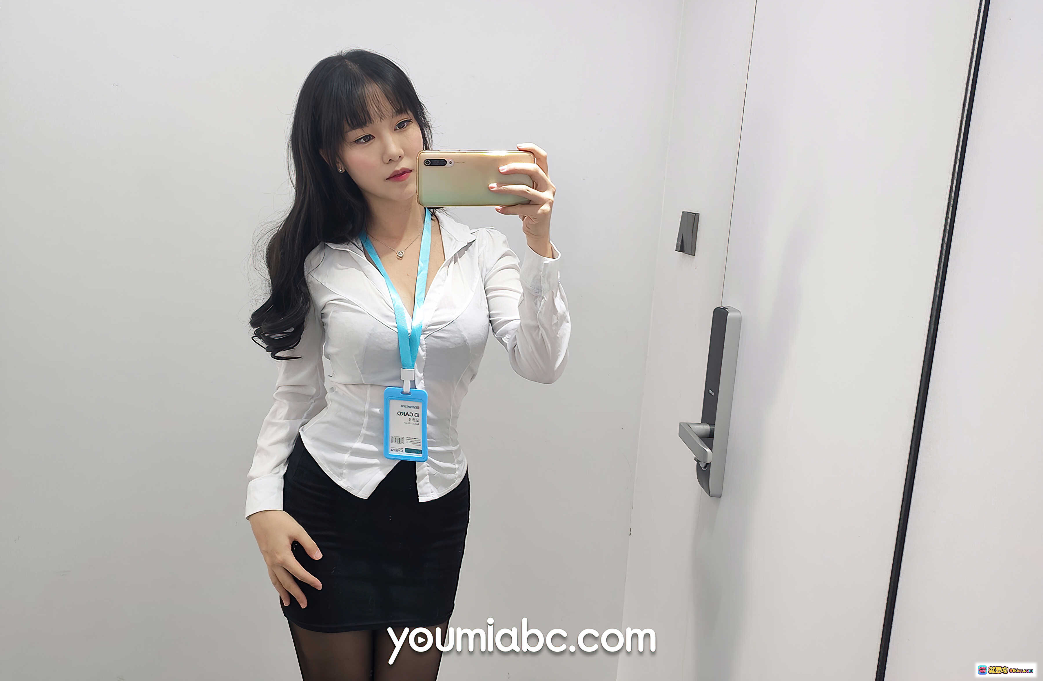 图片[6] - YouMi尤蜜2020.12.13 OL午间自拍 抖娘利世 白衬衫黑蕾丝 蓝丝带性感写真 31P高清图集 - 就要吻