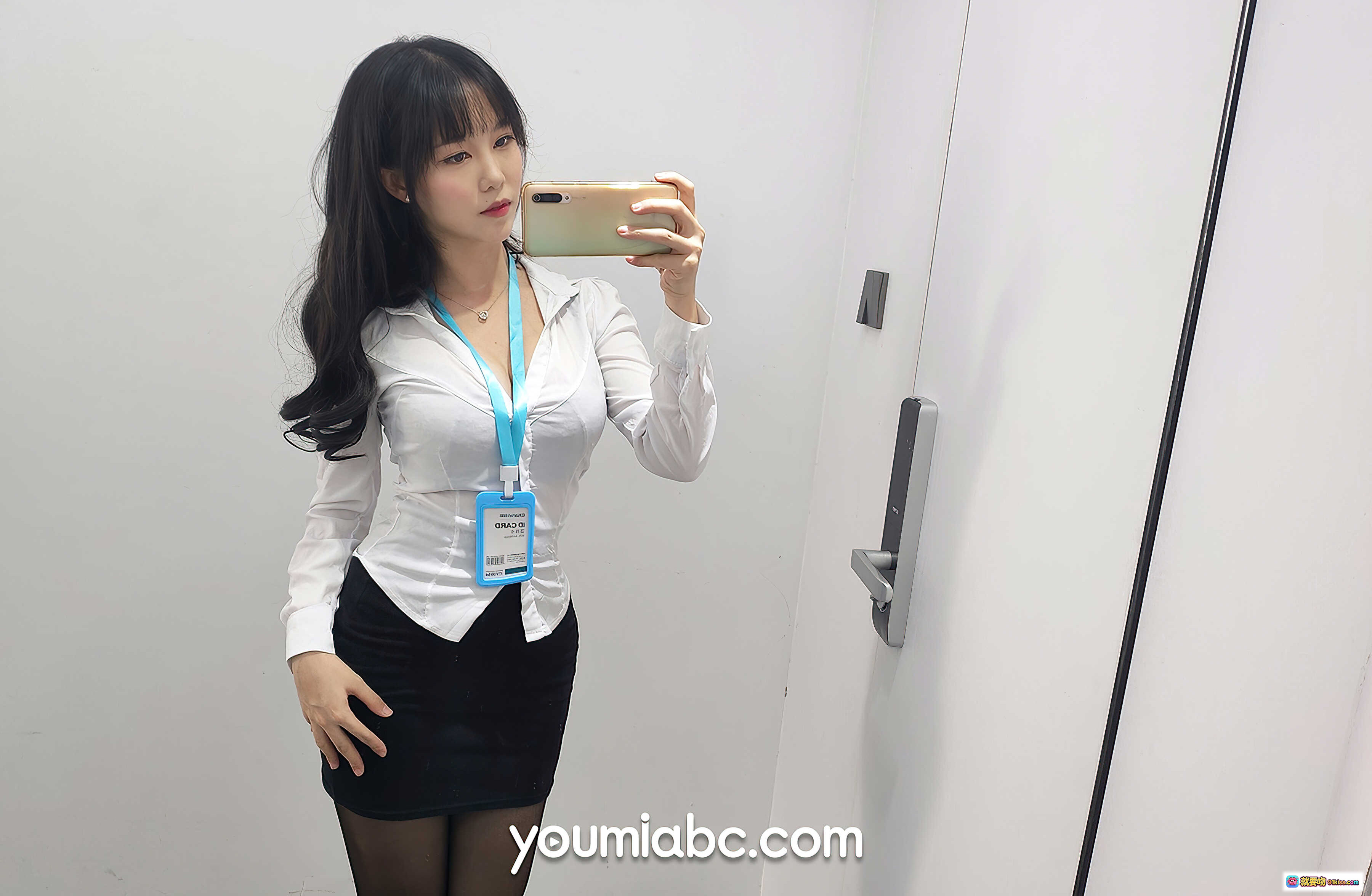 图片[5] - YouMi尤蜜2020.12.13 OL午间自拍 抖娘利世 白衬衫黑蕾丝 蓝丝带性感写真 31P高清图集 - 就要吻