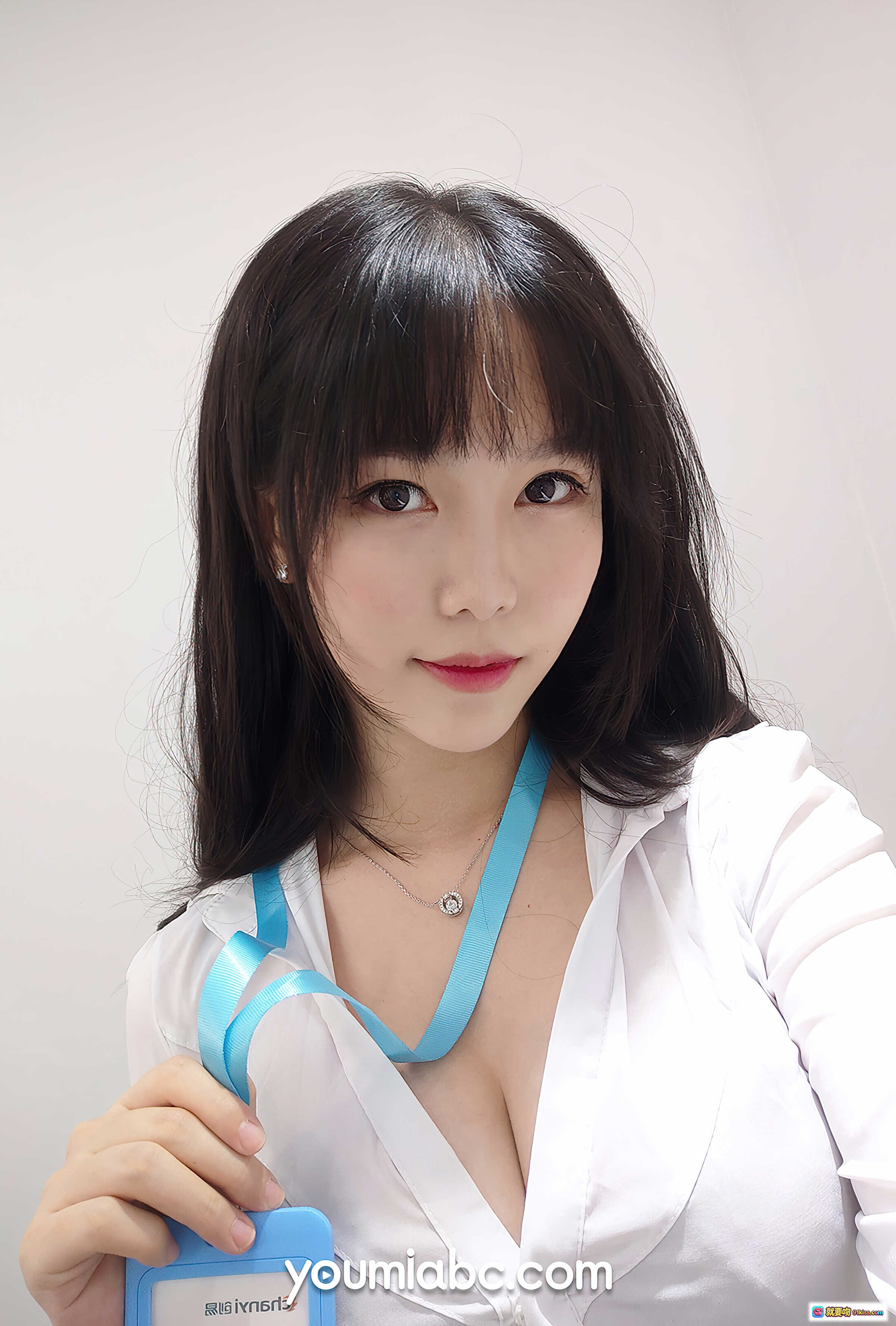 图片[9] - YouMi尤蜜2020.12.13 OL午间自拍 抖娘利世 白衬衫黑蕾丝 蓝丝带性感写真 31P高清图集 - 就要吻
