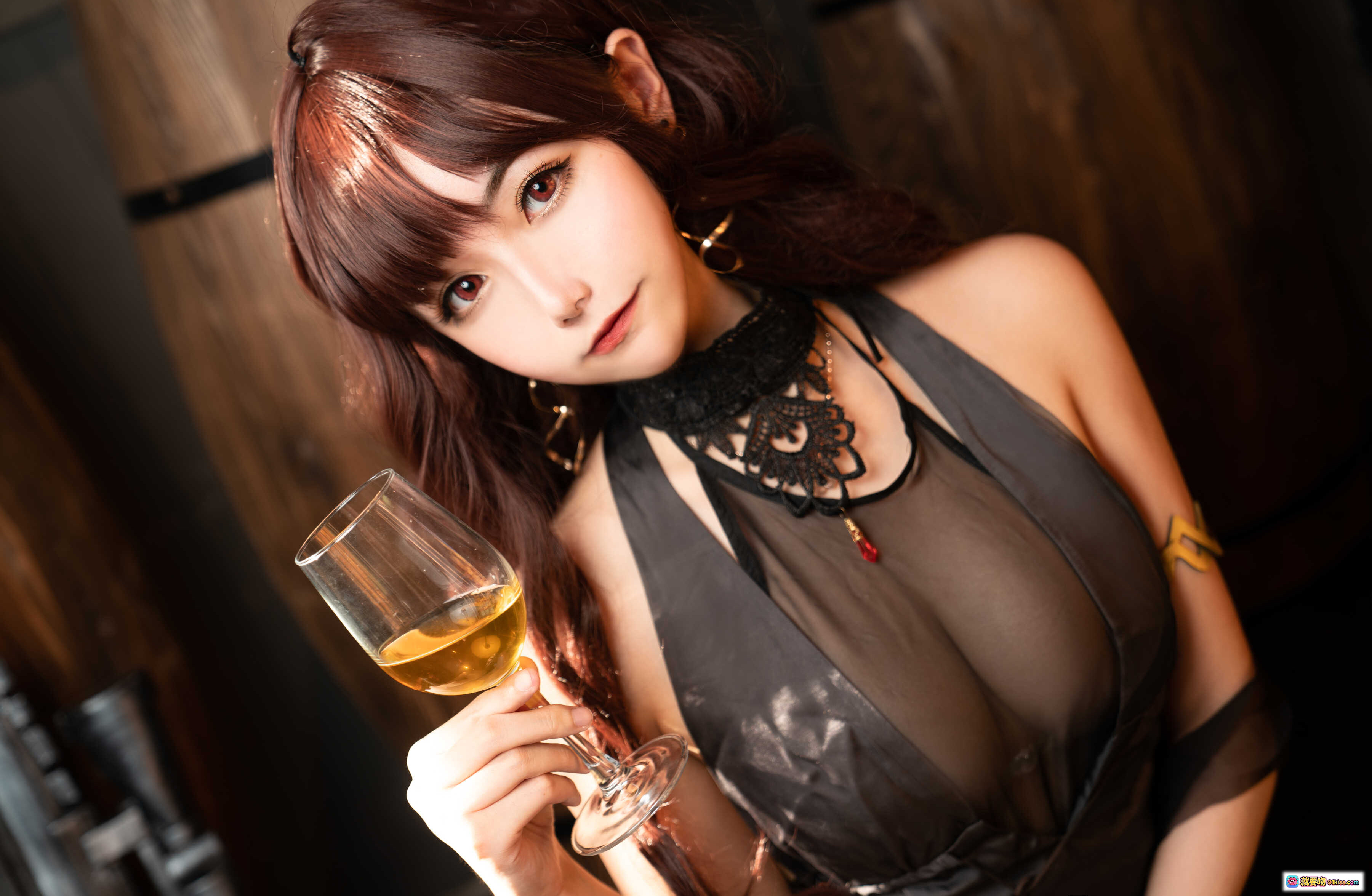 图片[4] - Momoko葵葵 NO.013 DSR50 优雅黑裙美少女手持酒杯酒吧写真 30P高清 Cosplay性感诱惑风 - 就要吻