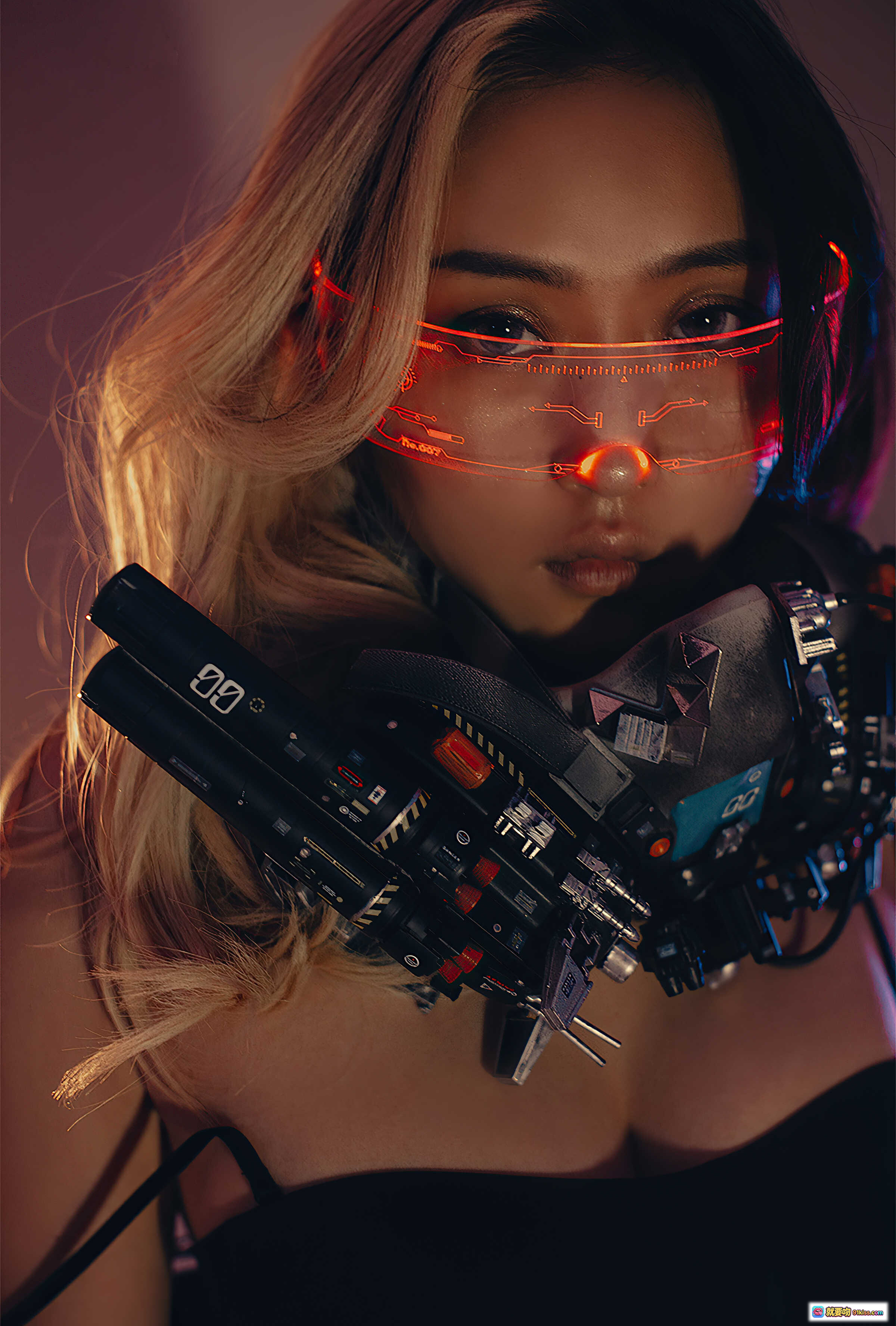 图片[9] - 尤蜜YouMi丰臣羽立女特警写真｜机械颈饰黑裙性感私房照2021年2月2日辑 - 就要吻