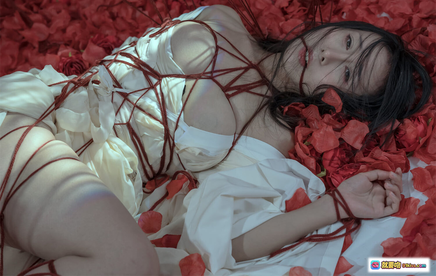 图片[9] - 云溪溪奶桃桃囚鸟写真64P｜红绳缠绕白裙少女｜艺术束缚美学｜暗黑浪漫氛围感｜高清人像摄影 - 就要吻