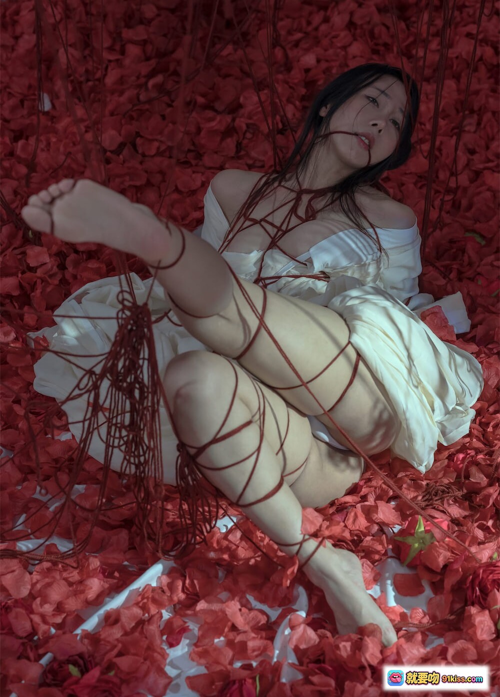 图片[5] - 云溪溪奶桃桃囚鸟写真64P｜红绳缠绕白裙少女｜艺术束缚美学｜暗黑浪漫氛围感｜高清人像摄影 - 就要吻