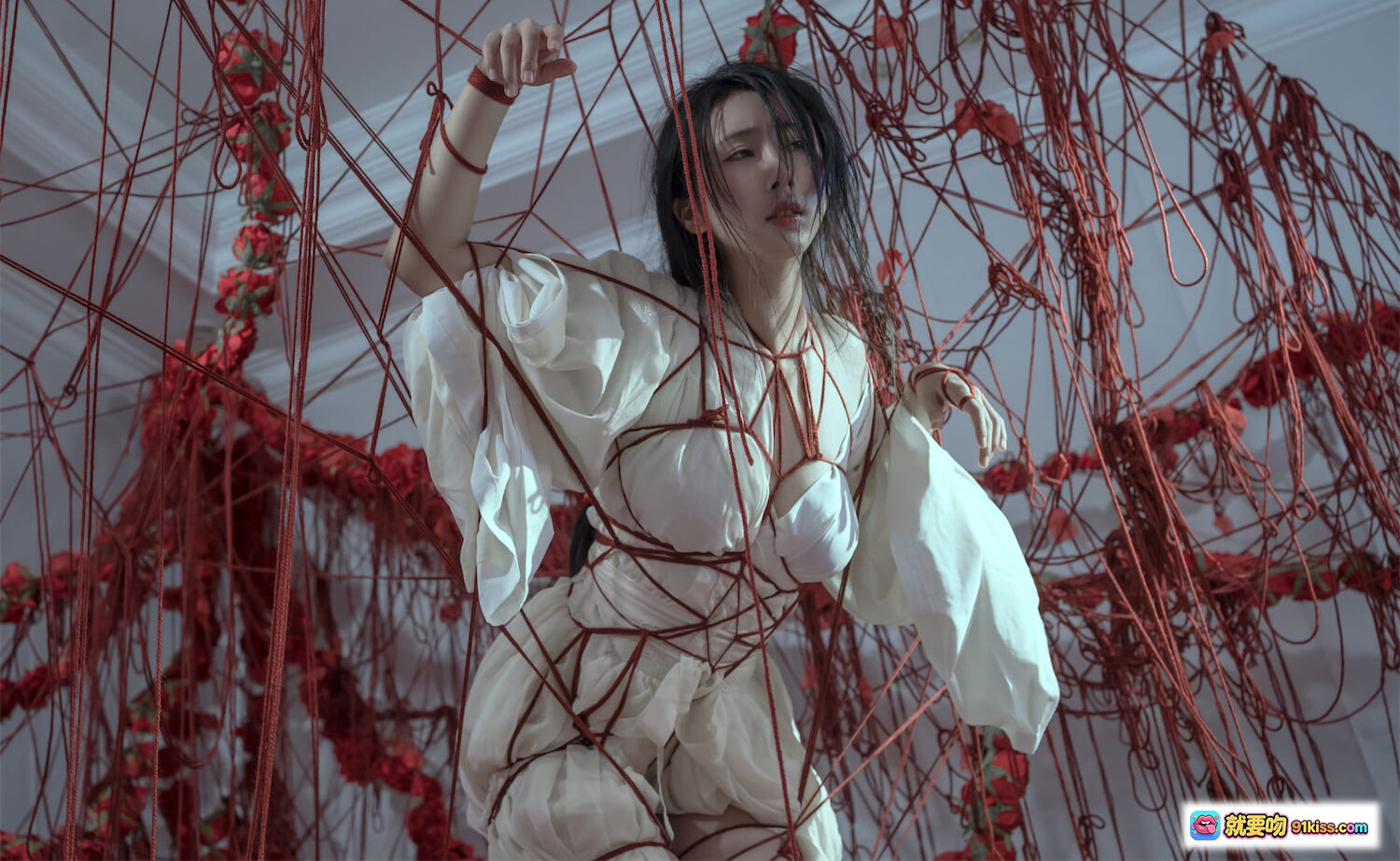 图片[2] - 云溪溪奶桃桃囚鸟写真64P｜红绳缠绕白裙少女｜艺术束缚美学｜暗黑浪漫氛围感｜高清人像摄影 - 就要吻