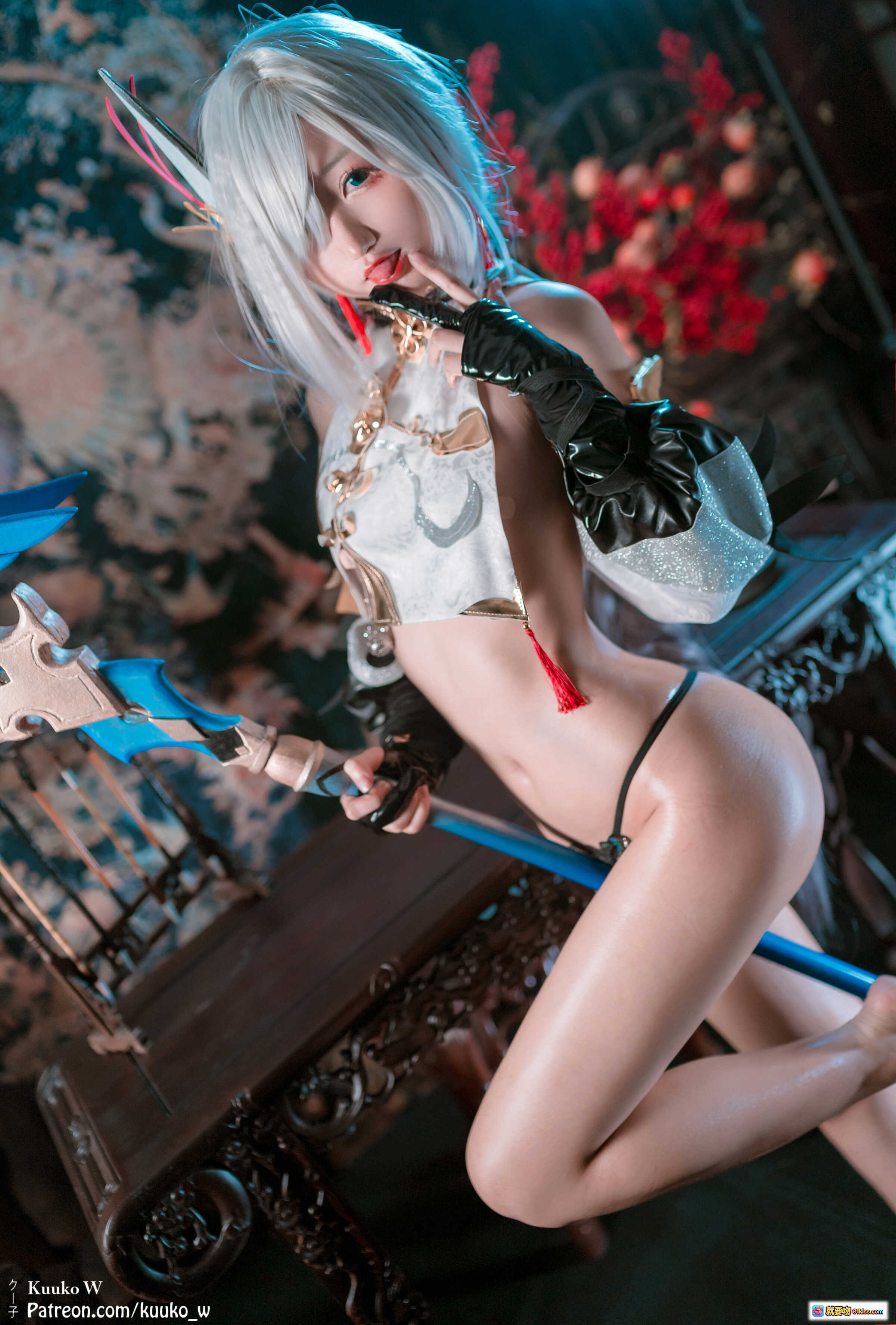 图片[9] - KuukoW Cosplay 申鹤 48P 精美写真 白发黑裙 和风造型 手持长枪 日式庭院 摄影大片 - 就要吻