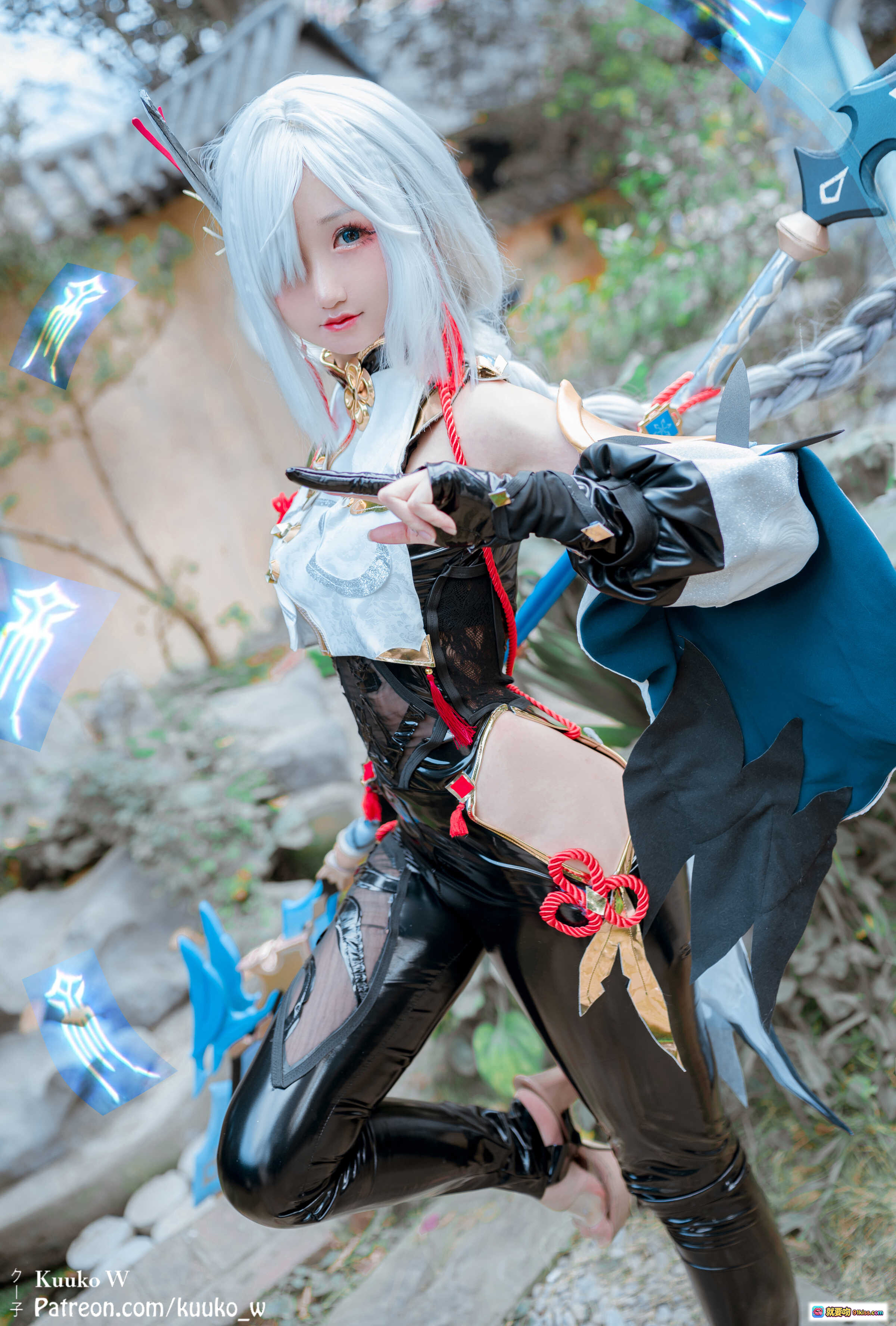 图片[3] - KuukoW Cosplay 申鹤 48P 精美写真 白发黑裙 和风造型 手持长枪 日式庭院 摄影大片 - 就要吻
