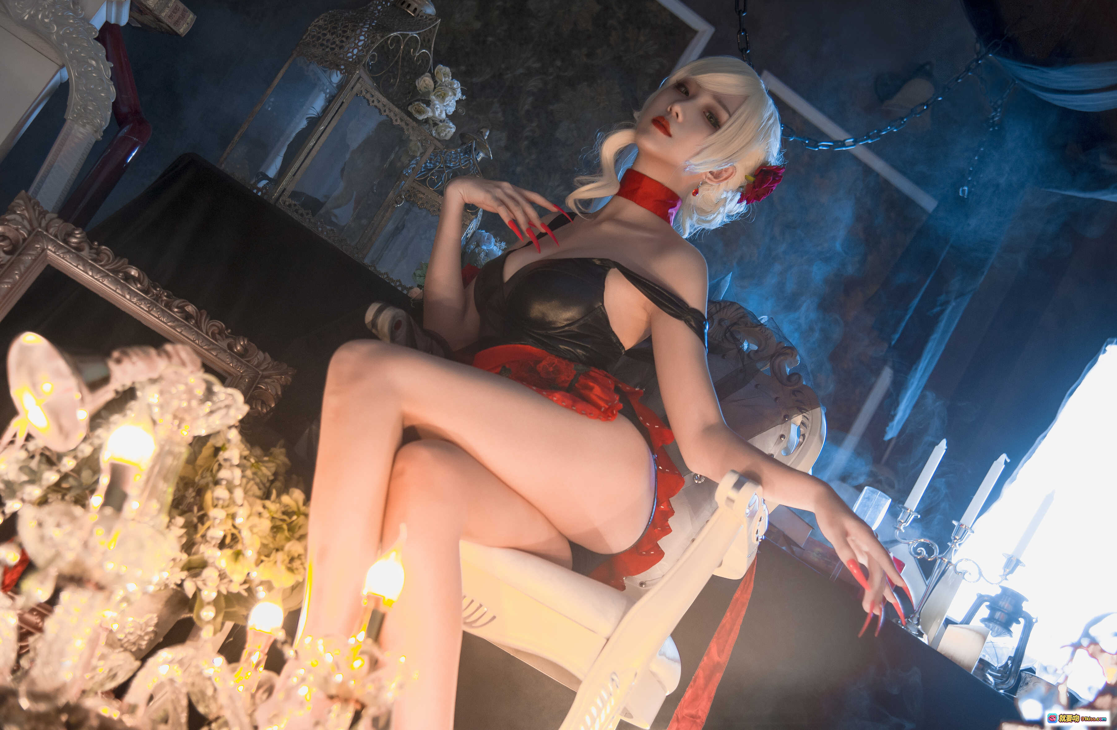 图片[8] - 瓦斯塔亚小龙虾002灵魂探戈伊芙琳cos写真｜暗黑哥特风黑红礼服+薄纱头纱+烛光氛围感美腿诱惑12P - 就要吻