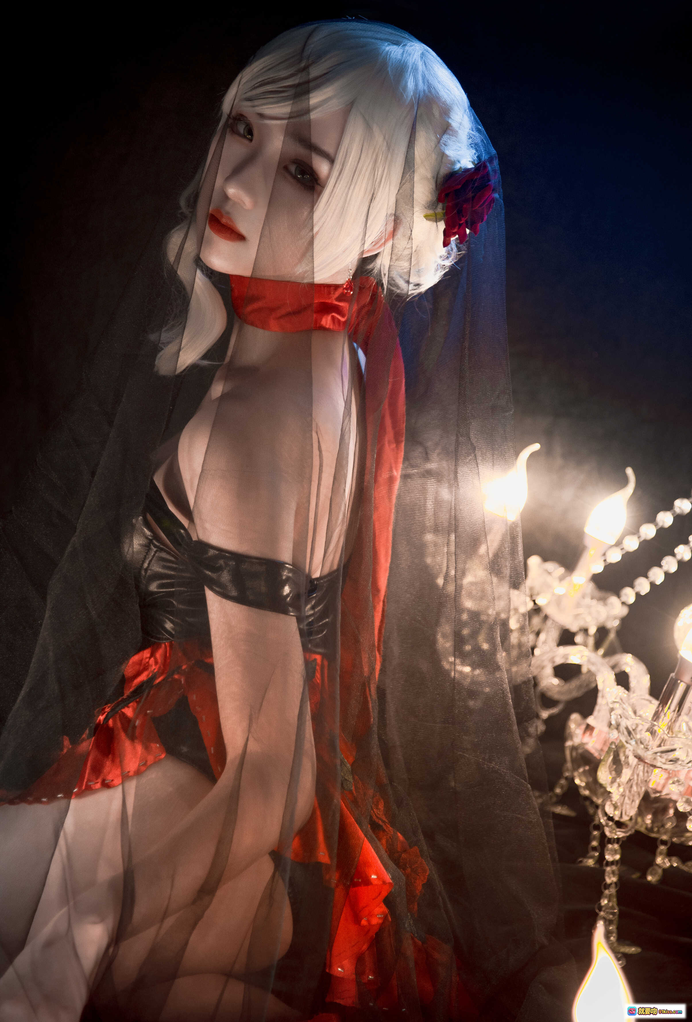 图片[2] - 瓦斯塔亚小龙虾002灵魂探戈伊芙琳cos写真｜暗黑哥特风黑红礼服+薄纱头纱+烛光氛围感美腿诱惑12P - 就要吻