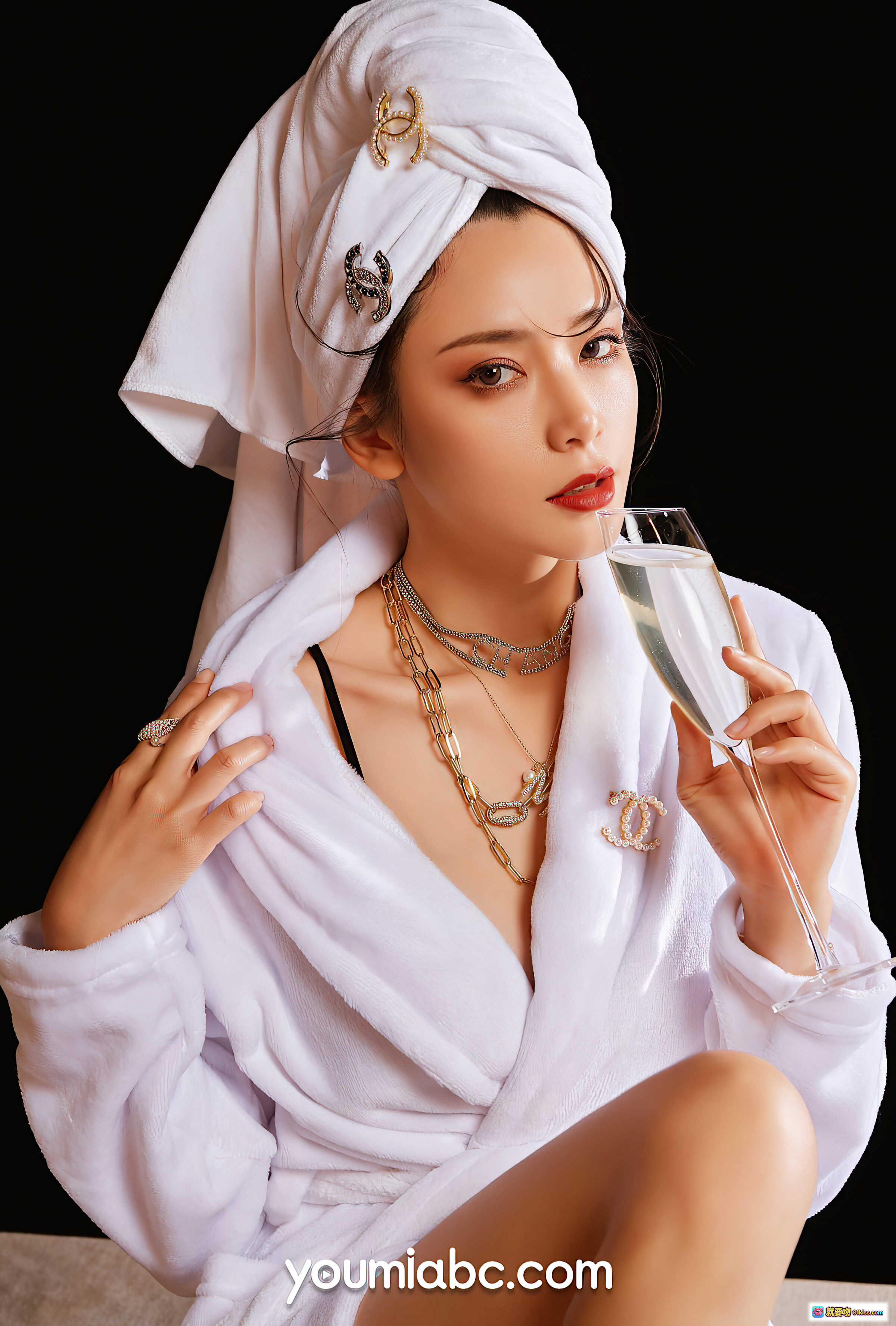 图片[4] - 林夕穿普拉达的女王造型 白浴袍毛巾头 香槟蜡烛氛围感写真 YouMi尤蜜2021.07.23高清图集 - 就要吻