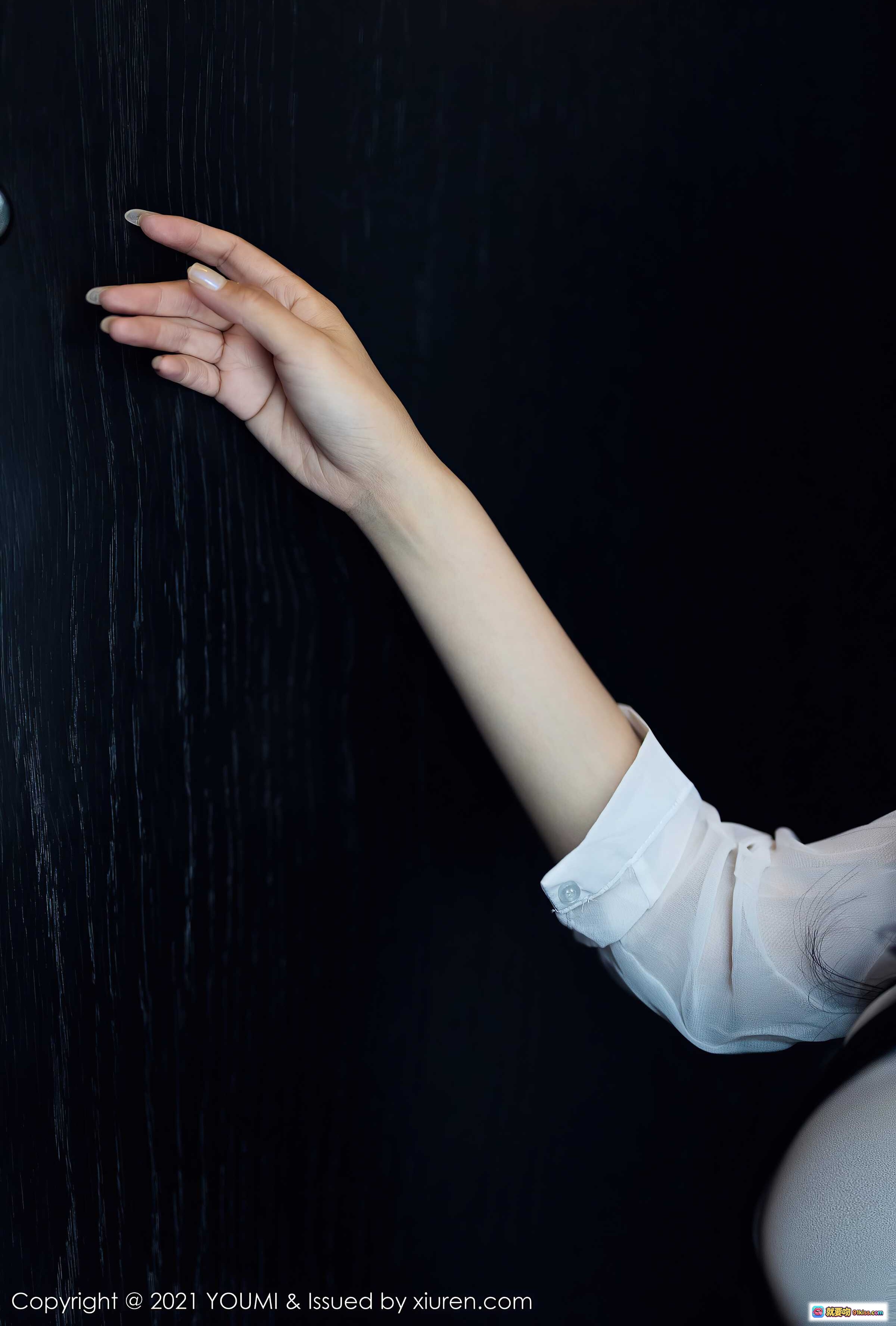 图片[7] - YouMi尤蜜荟2021.11.26 VOL.723 允爾成都旅拍 白衬衫黑短裙眼镜女教师风写真 87+1P高清图集 - 就要吻