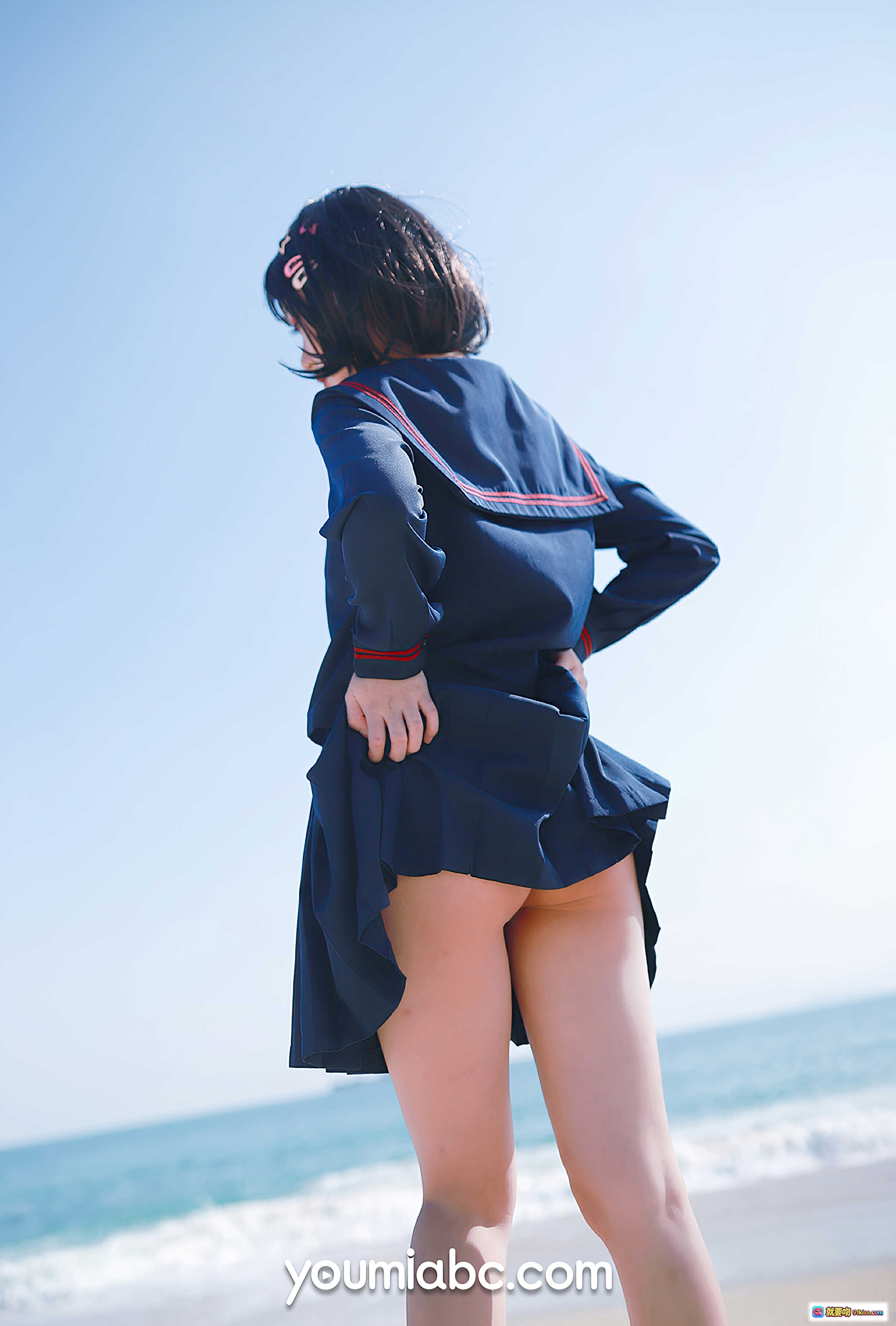 图片[5] - YouMi尤蜜2021.01.10欲望沙滩写真｜比基尼少女海边诱惑｜短发造型+彩色星星泳裤+深蓝外套性感摆拍 - 就要吻