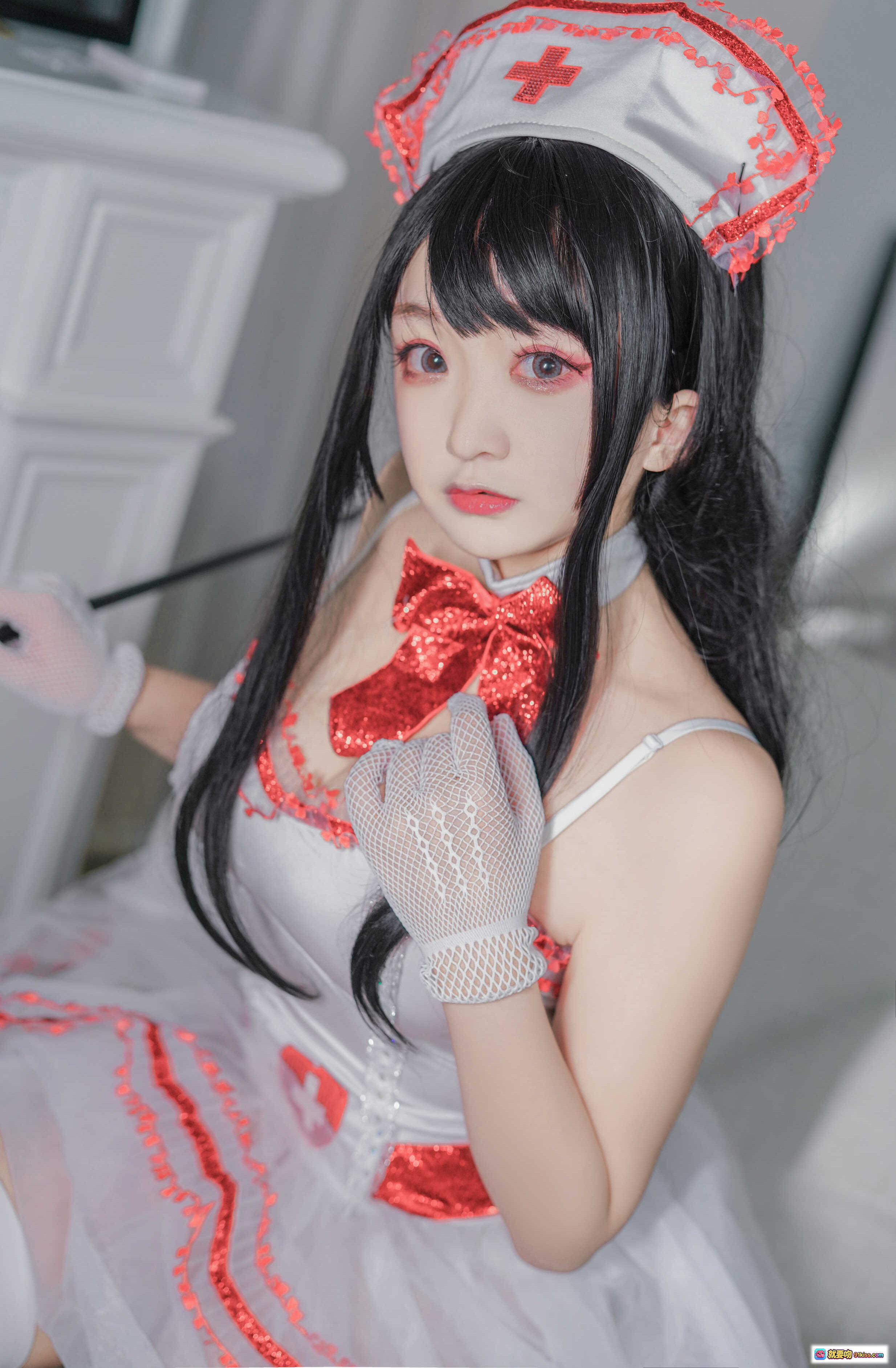 图片[6] - 恩田直幸NO.002蕾丝护士写真 | 白色护士服+红色亮片蝴蝶结+网纱手套 | 42P高清美图 - 就要吻