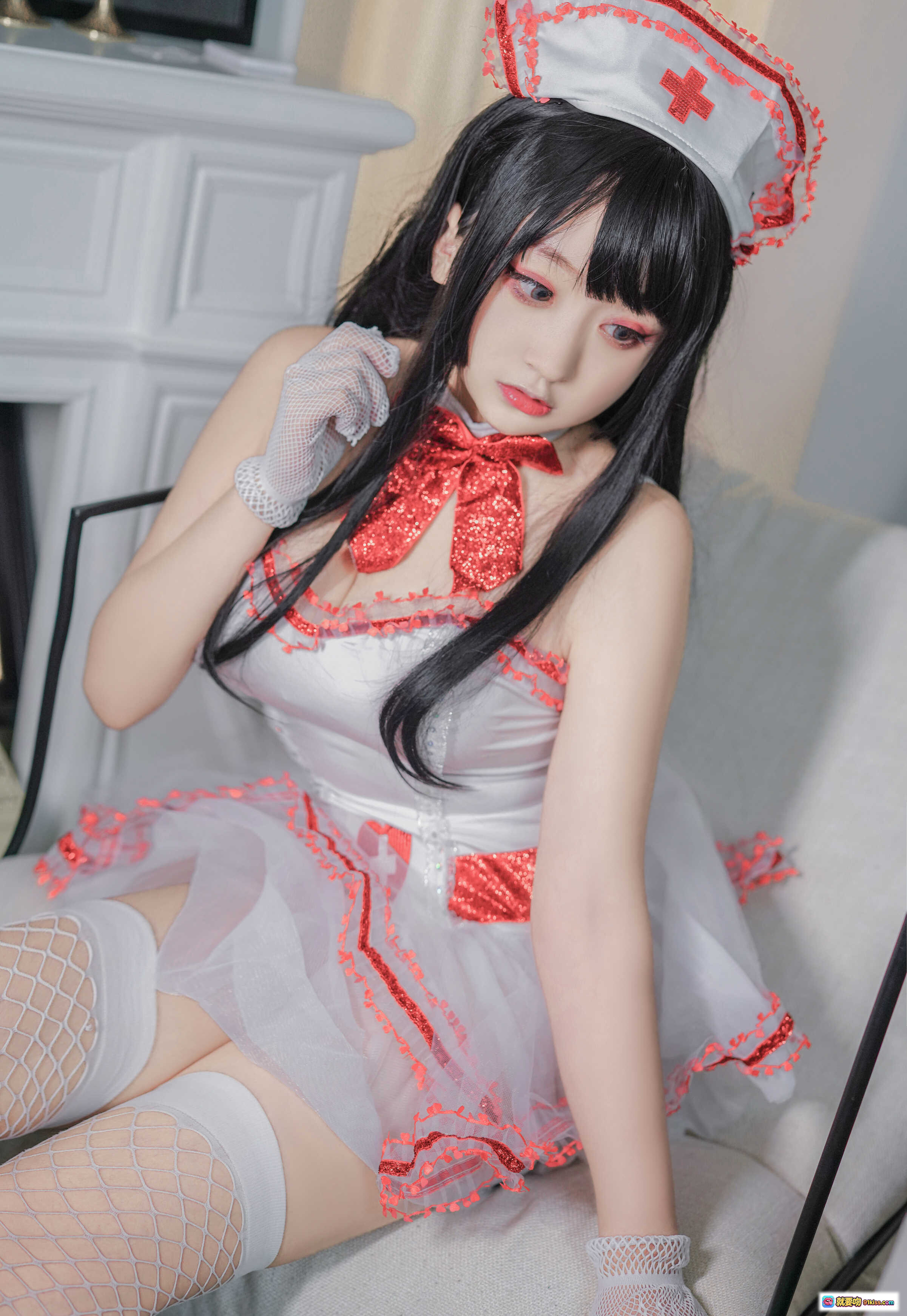 图片[5] - 恩田直幸NO.002蕾丝护士写真 | 白色护士服+红色亮片蝴蝶结+网纱手套 | 42P高清美图 - 就要吻