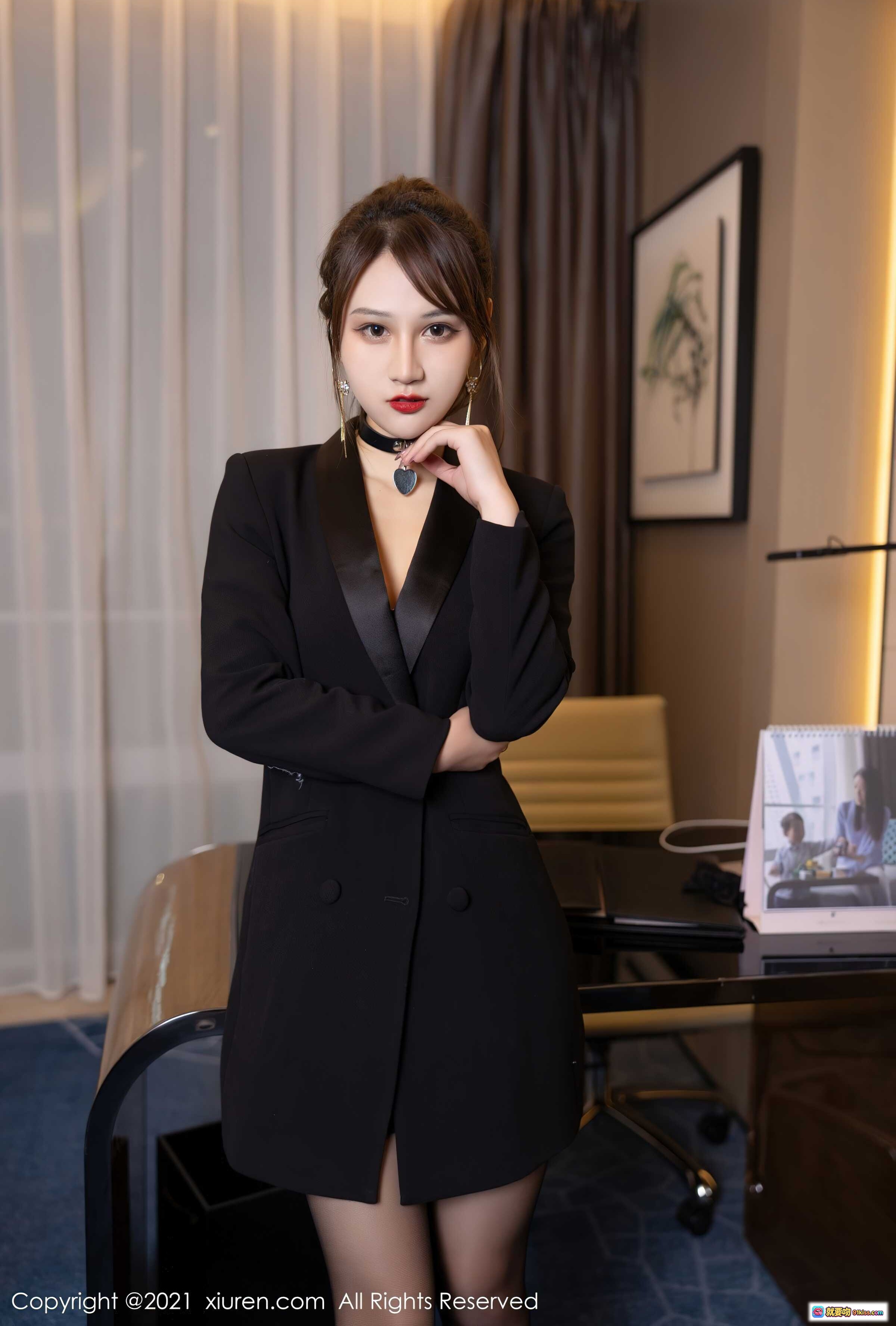 图片[2] - 张欣欣黑色西装外套搭配黑丝美腿高跟鞋写真 – XIUREN秀人网2021.09.29 No.4017优雅职场风大片 - 就要吻
