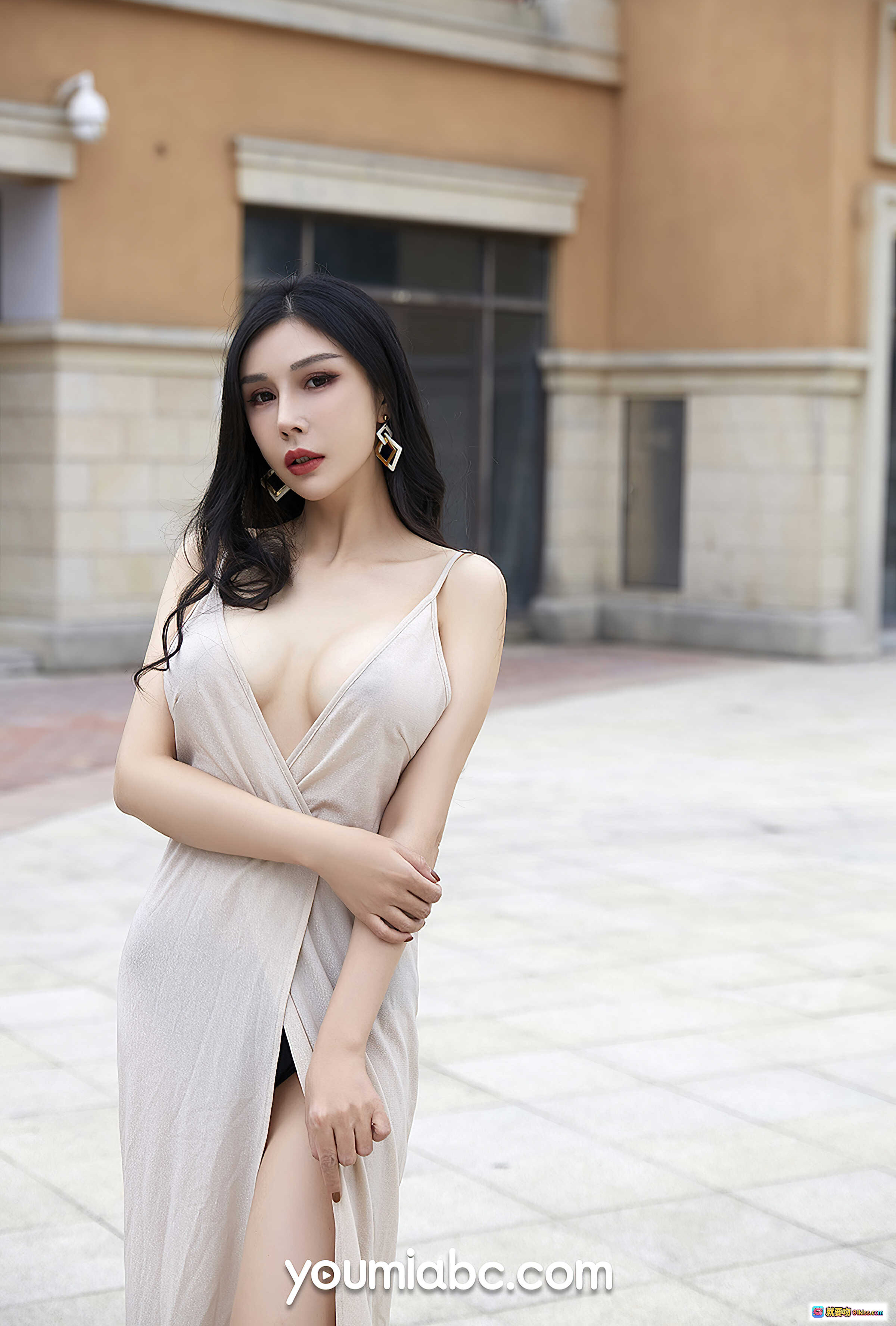 图片[3] - 田冰冰优雅写真 | YouMi尤蜜2020.12.29爱の告解 | 白色吊带长裙 | 欧式建筑背景 | 高清美图34P - 就要吻