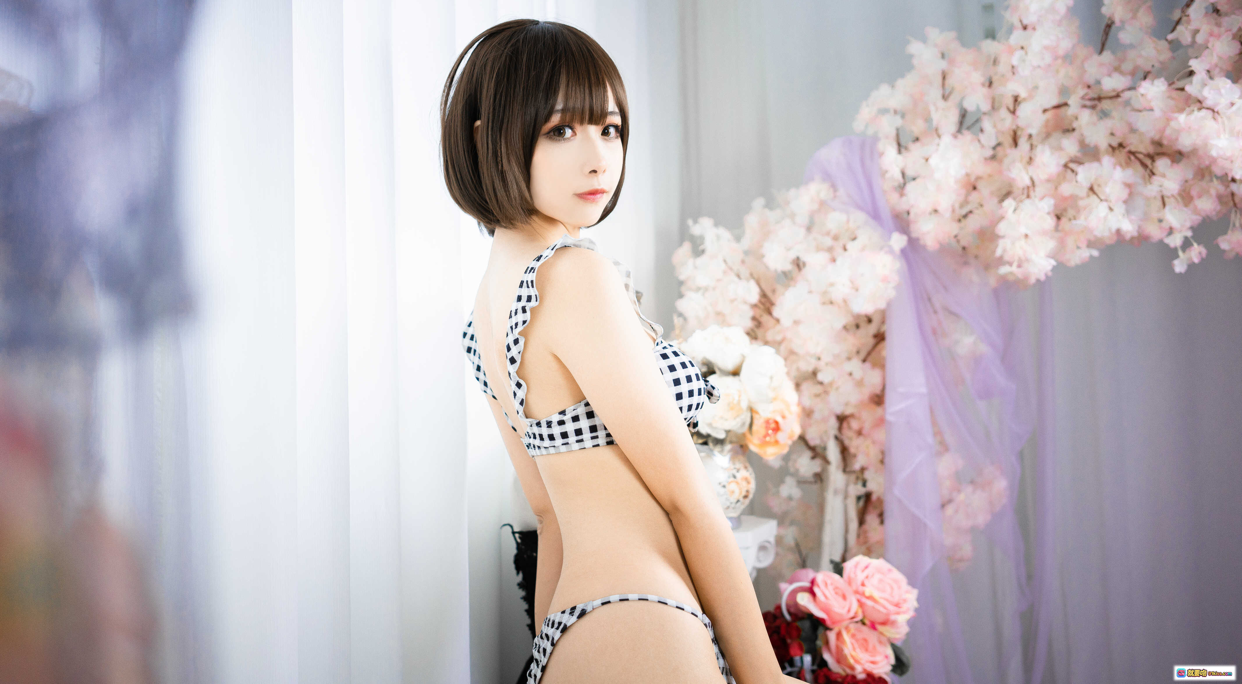 图片[1] - Momoko葵葵 NO.002 空音 20P 格纹比基尼写真 樱花背景少女风 清新甜美性感私房照 - 就要吻