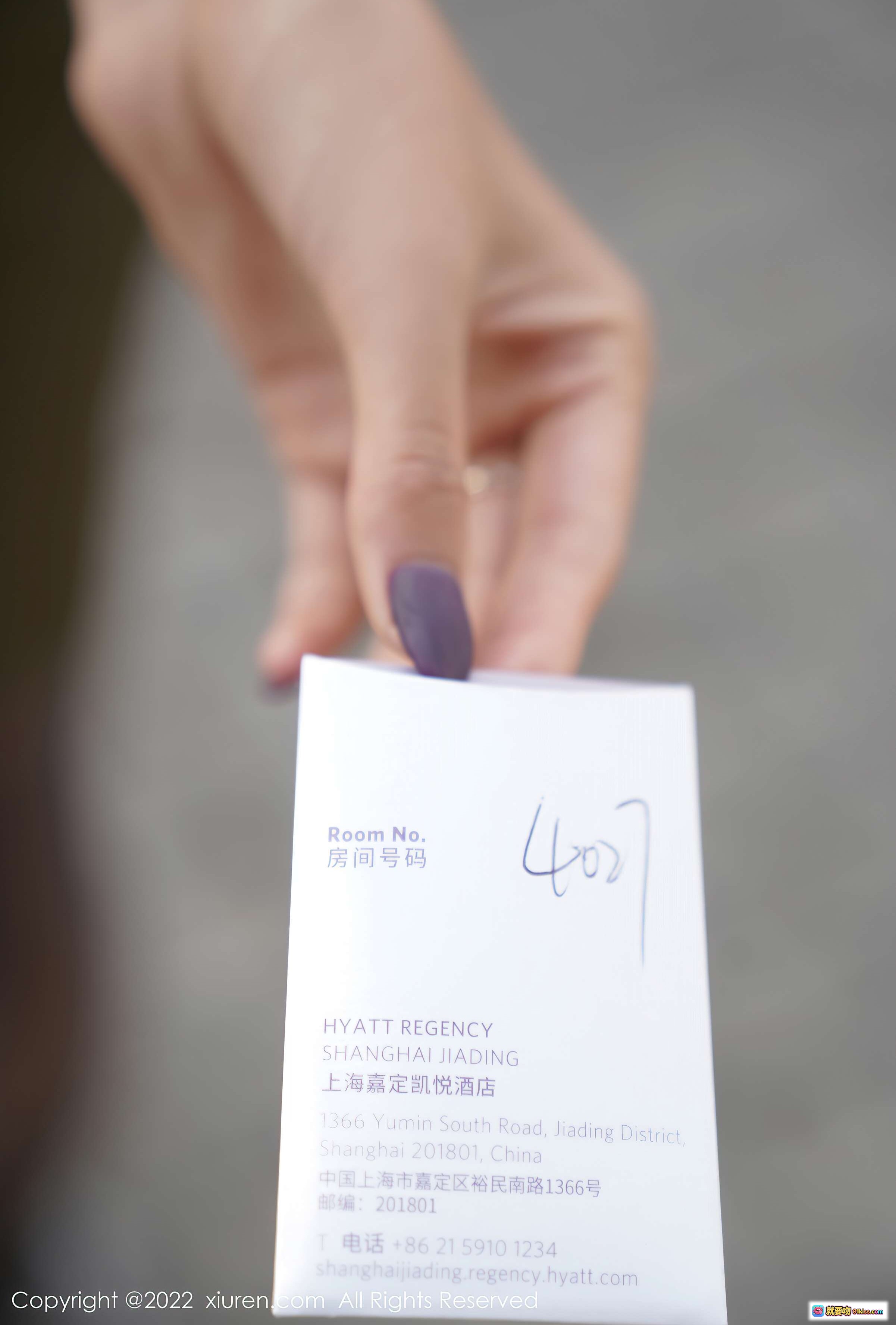 图片[6] - 蓝夏Akasha御姐风外拍写真 | 橄榄绿修身套装街拍 | 优雅侧颜都市风情 | XiuRen秀人网2022精选 - 就要吻