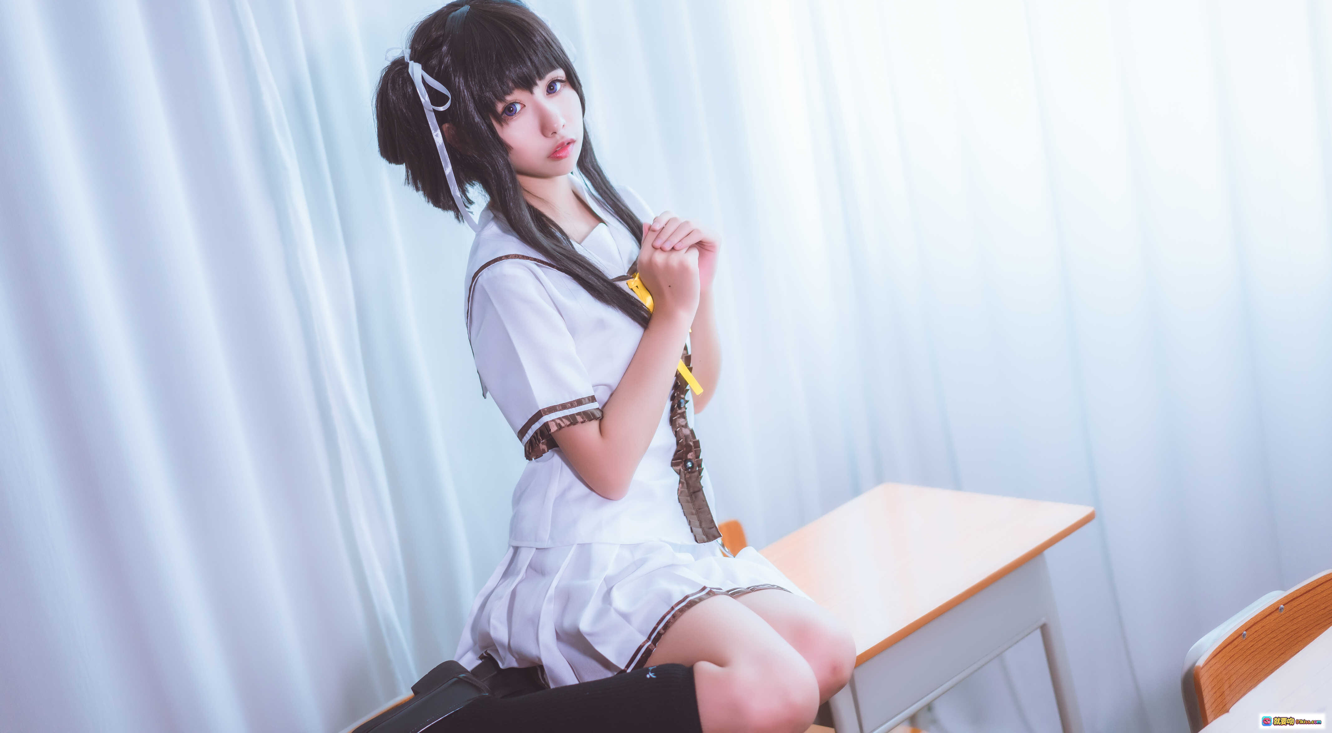 图片[9] - Momoko葵葵 NO.006 铃白 Cosplay写真 21P 蓝白旗袍少女 床榻纱幔唯美场景 二次元角色扮演 精致妆容黑发双马尾 东方古典风摄影 - 就要吻