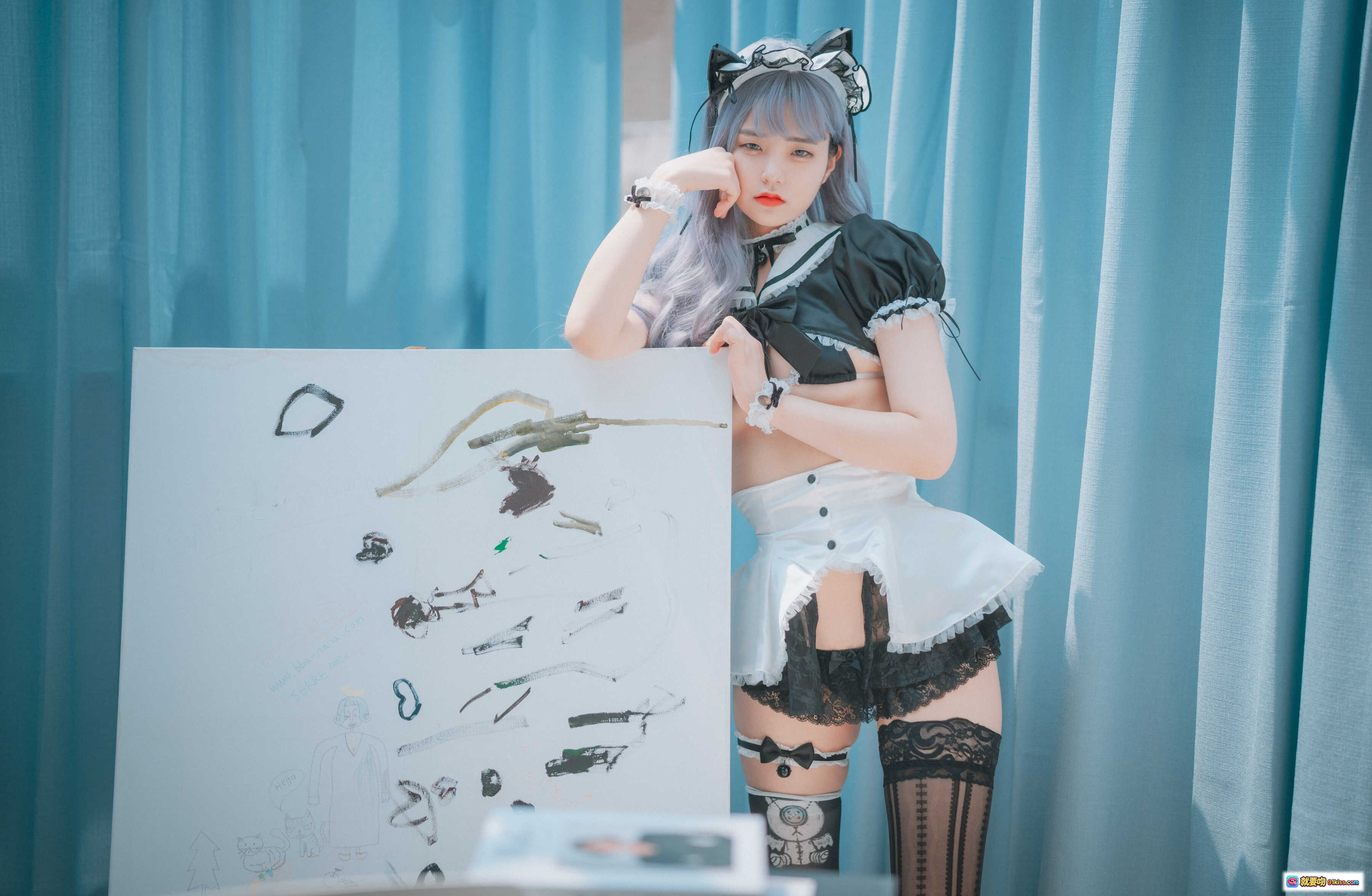 图片[3] - Jenny NO.031 DJAWA Maid Mansion No2 201P 白发女仆装黑蕾丝短裙美臀写真 室内钢琴旁坐姿诱惑摄影 - 就要吻