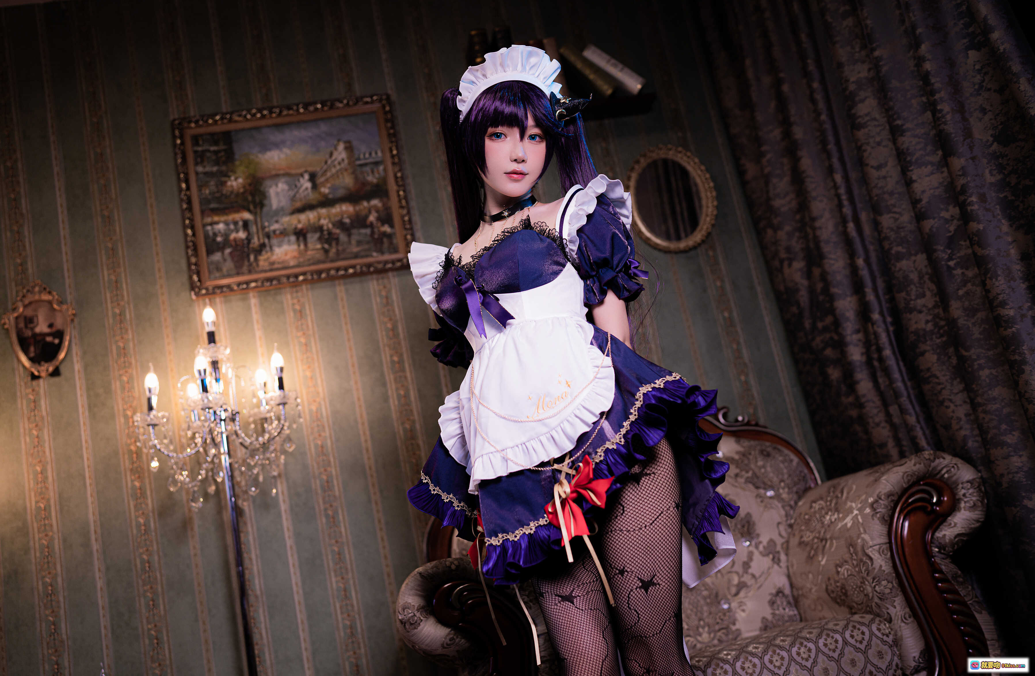 图片[3] - 阿包兔娘NO.041莫娜女仆cos写真｜紫色长发+蕾丝女仆装+网袜高跟+复古沙发场景 - 就要吻