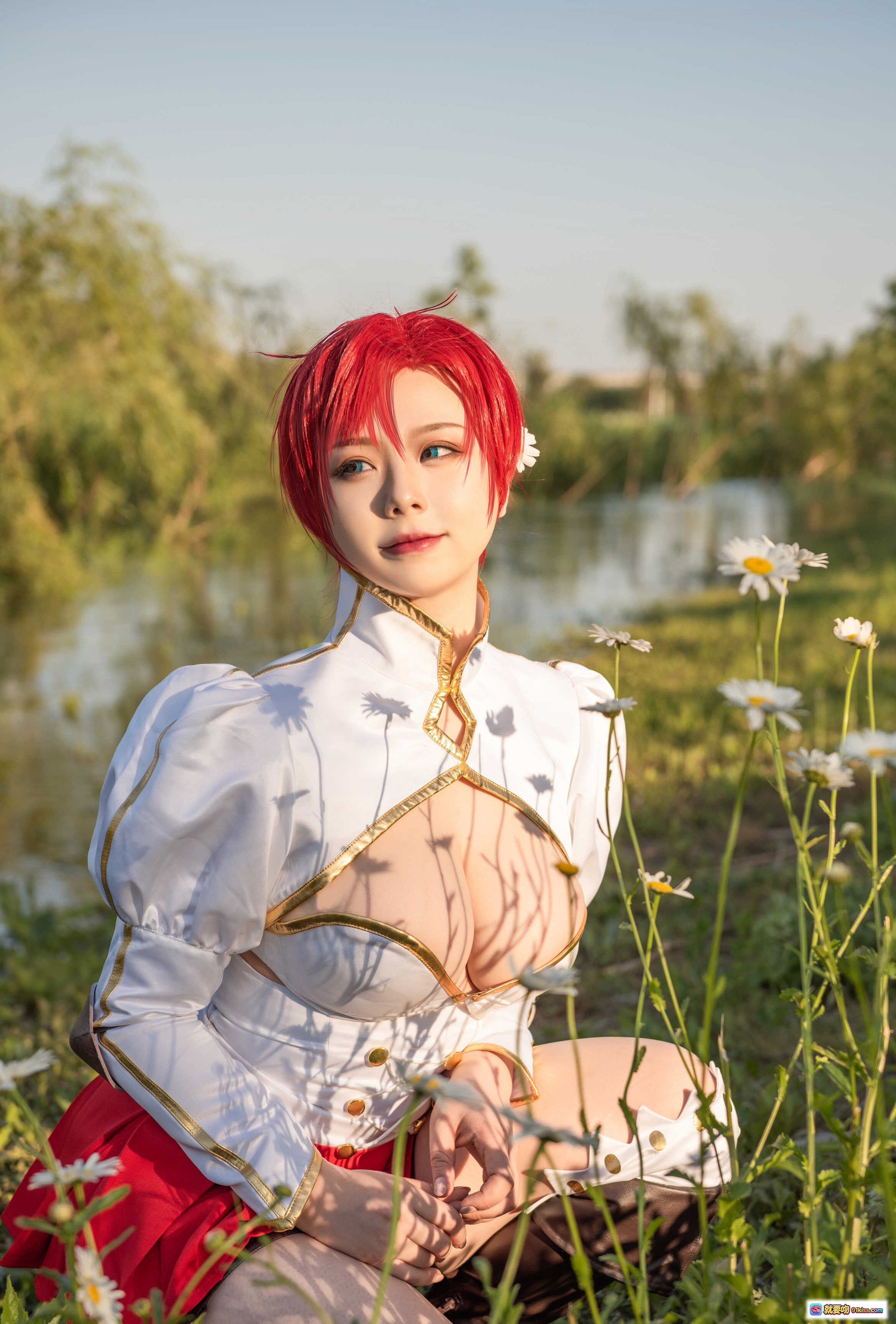图片[3] - 皮皮奶NO.047 FGO布狄卡cosplay 红发女战士持盾握剑 白色战衣性感造型 户外树林场景高清写真 - 就要吻