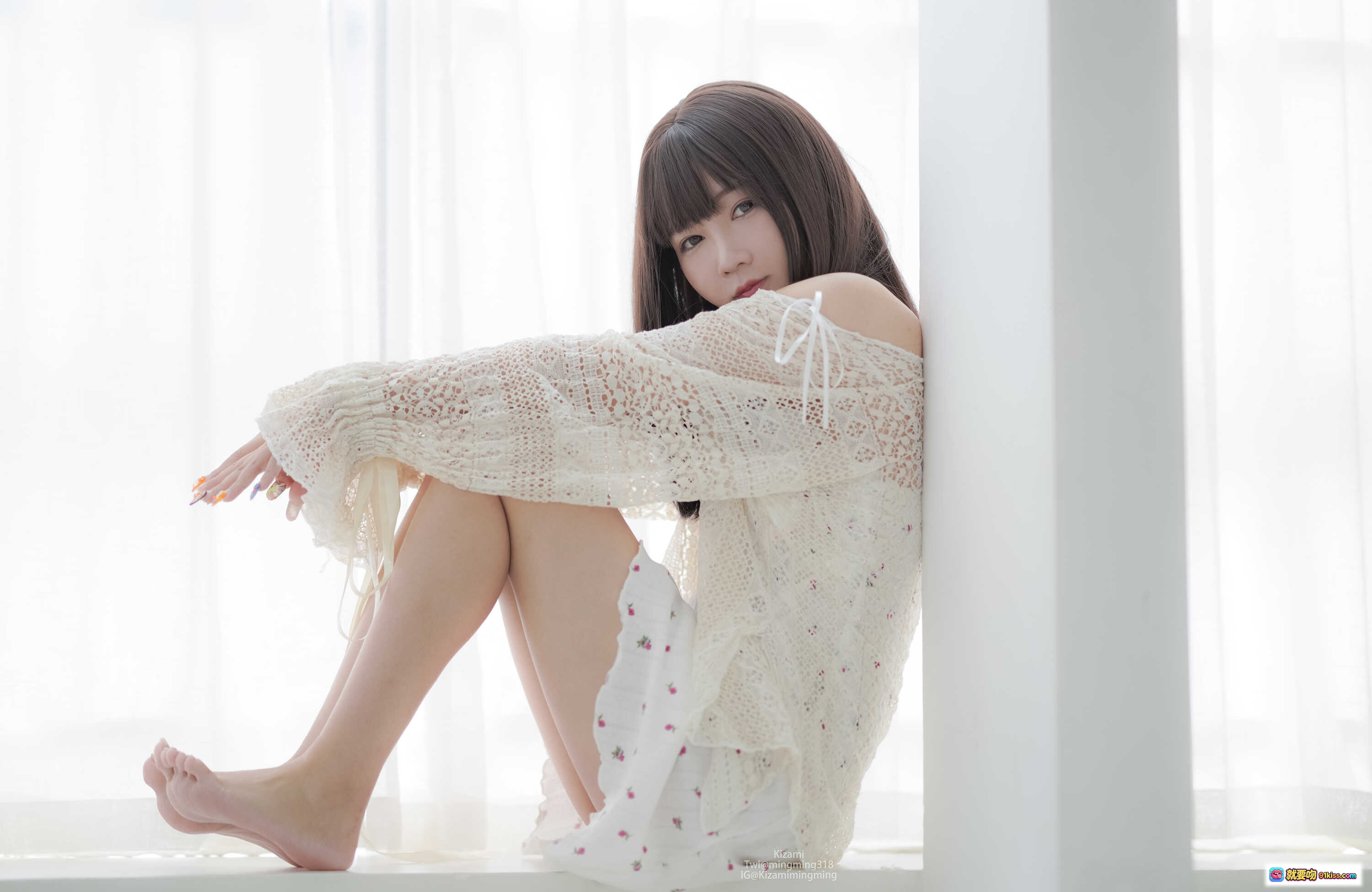 图片[9] - 铭铭Kizami Vol.035 Fantia 9月会员合集 254P 白色蕾丝镂空上衣 樱花图案短裙 窗边坐姿 纯欲风写真 高清摄影集 - 就要吻
