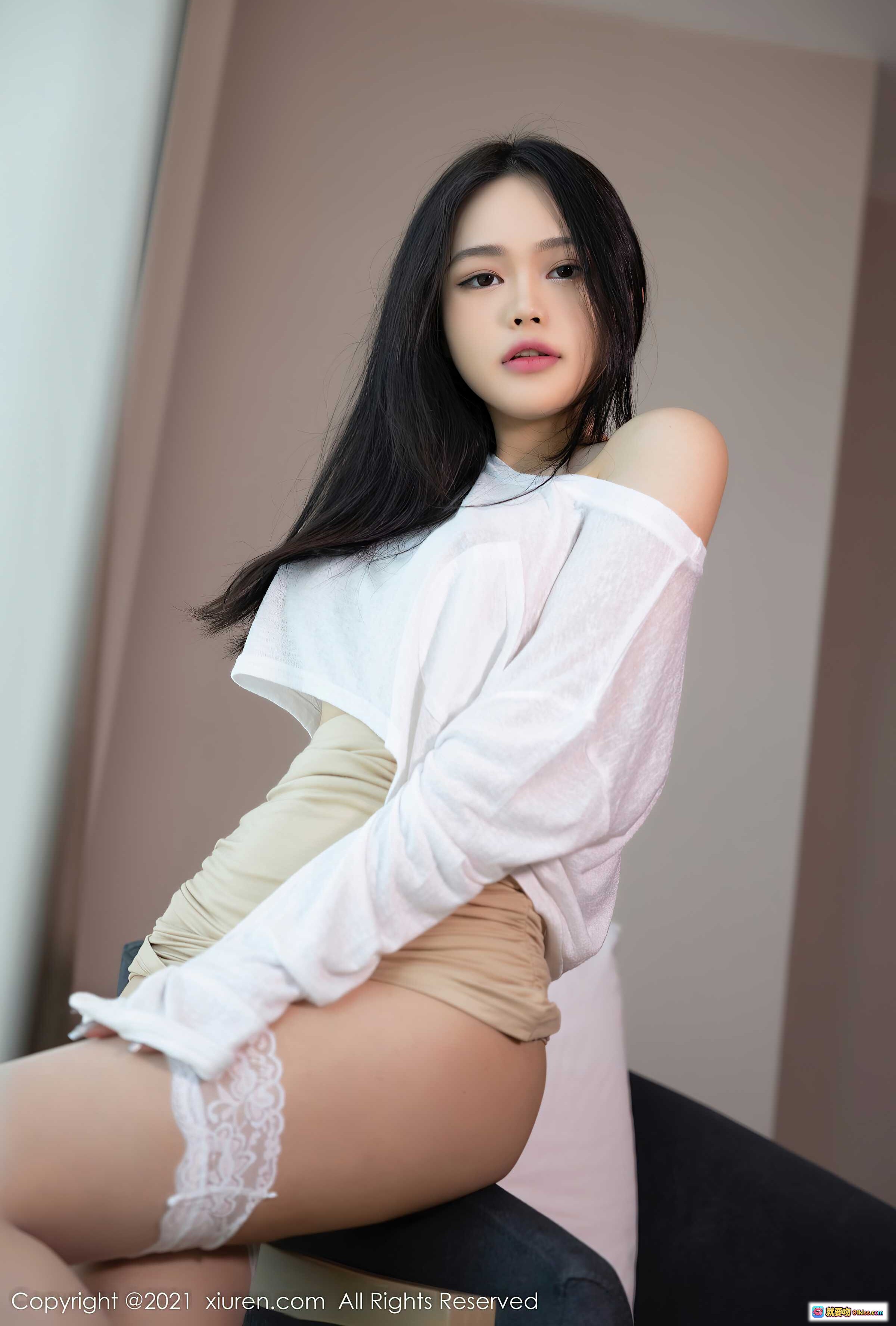 图片[7] - Niki可雅性感写真 | XiuRen秀人网2021.12.07 NO.4305 | 白衬衫诱惑+蕾丝长袜+米色短裙 | 私房美拍高清图集 - 就要吻