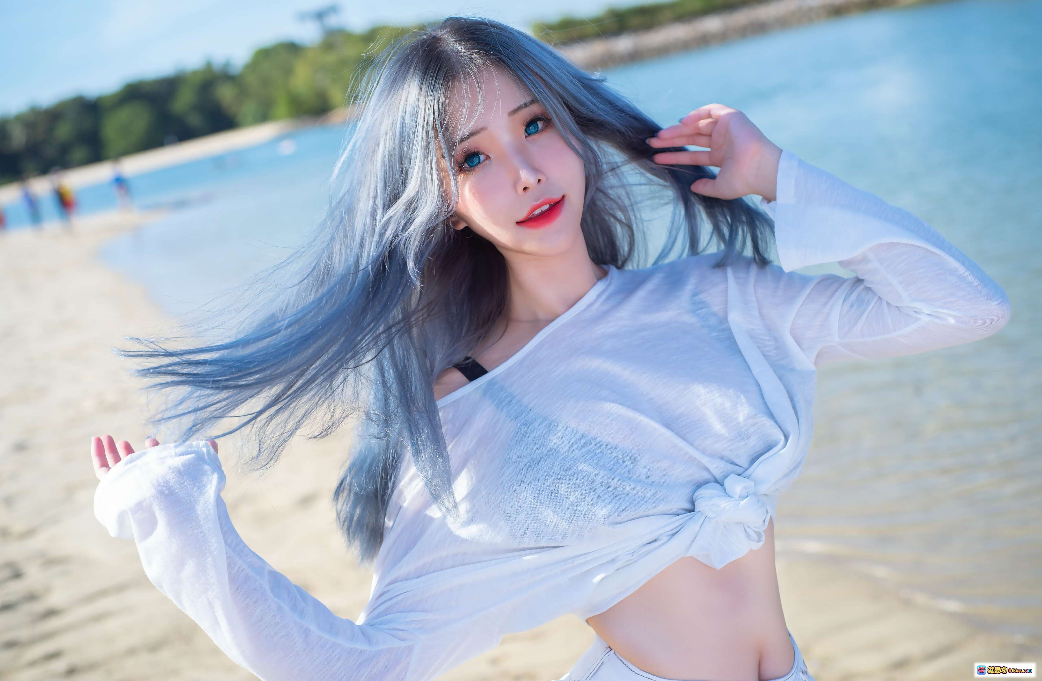 图片[7] - 花リリ Beach Lily 椰林比基尼写真｜白衬衫黑泳裤海边性感美拍｜40P高清图集 - 就要吻