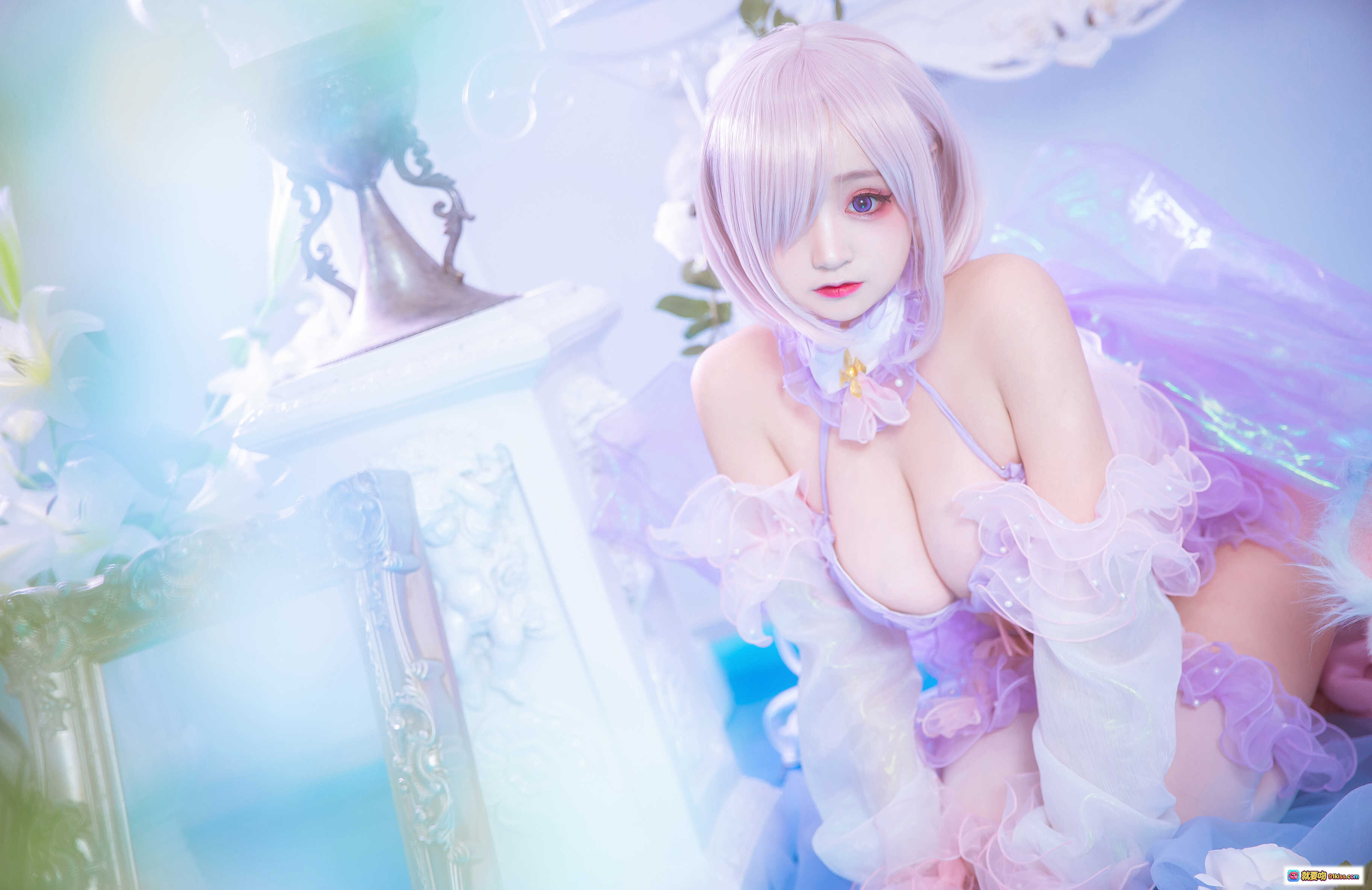 图片[5] - 恩田直幸NO.004玛修同人Cosplay写真｜粉紫梦幻天使装｜蕾丝长袜白兔装饰｜浪漫花环场景｜精致少女风摄影 - 就要吻