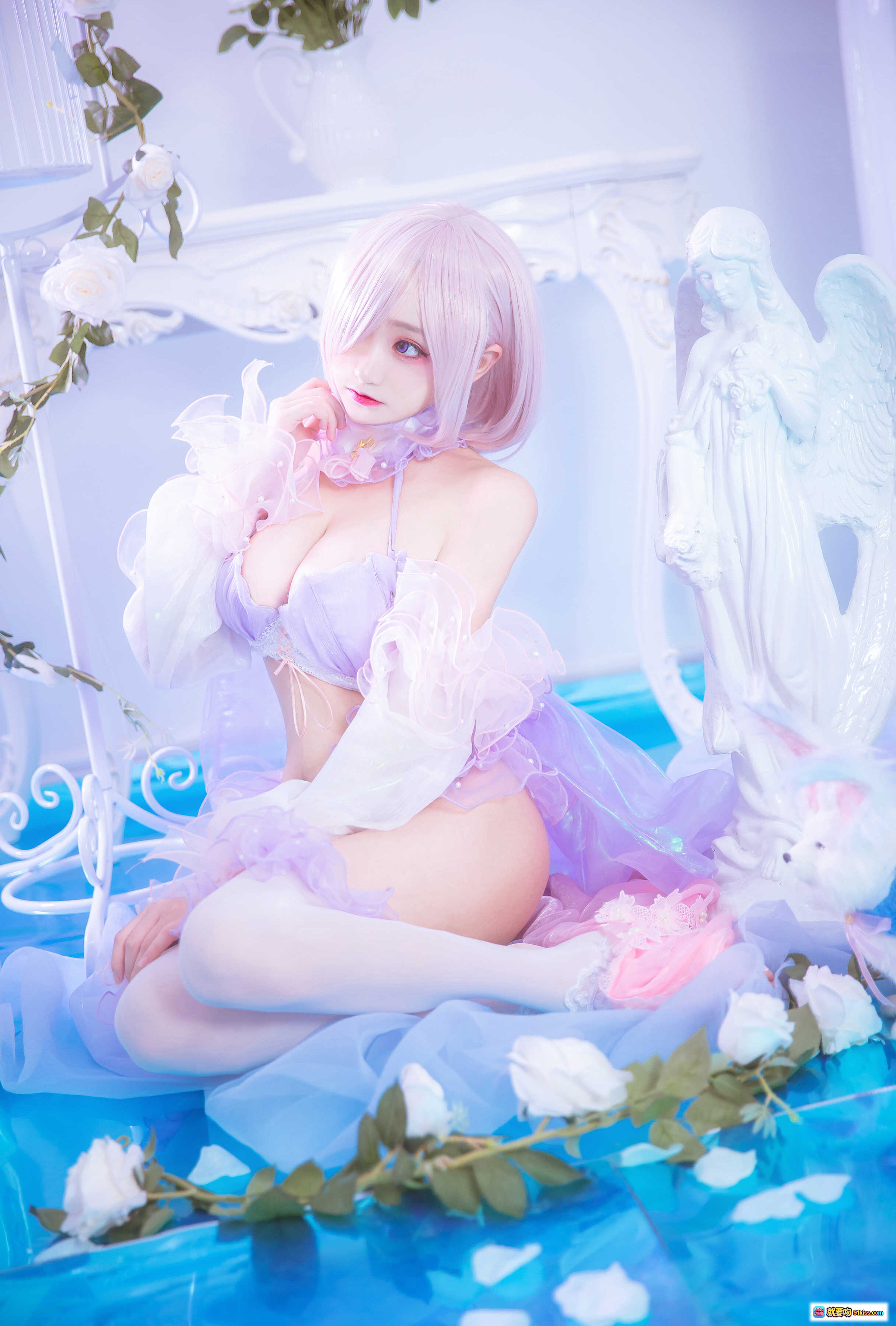 图片[9] - 恩田直幸NO.004玛修同人Cosplay写真｜粉紫梦幻天使装｜蕾丝长袜白兔装饰｜浪漫花环场景｜精致少女风摄影 - 就要吻