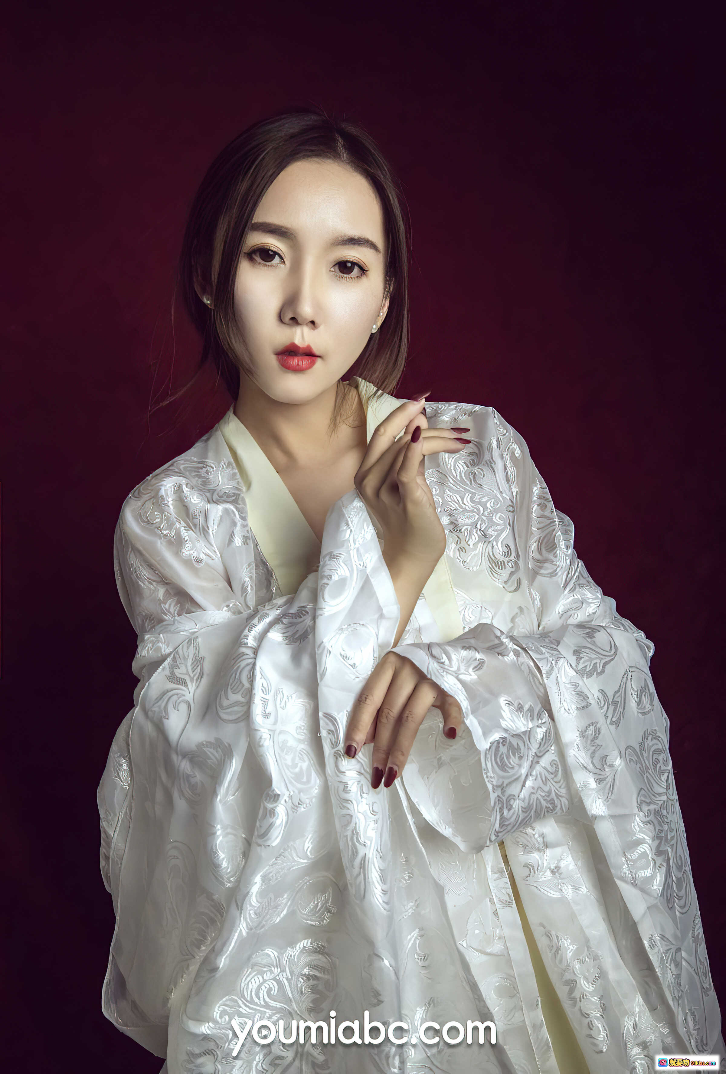 图片[8] - YouMi尤蜜2021.06.05骊歌行丰臣羽立写真集36P691MB白裙刺绣红幕背影私房美图 - 就要吻