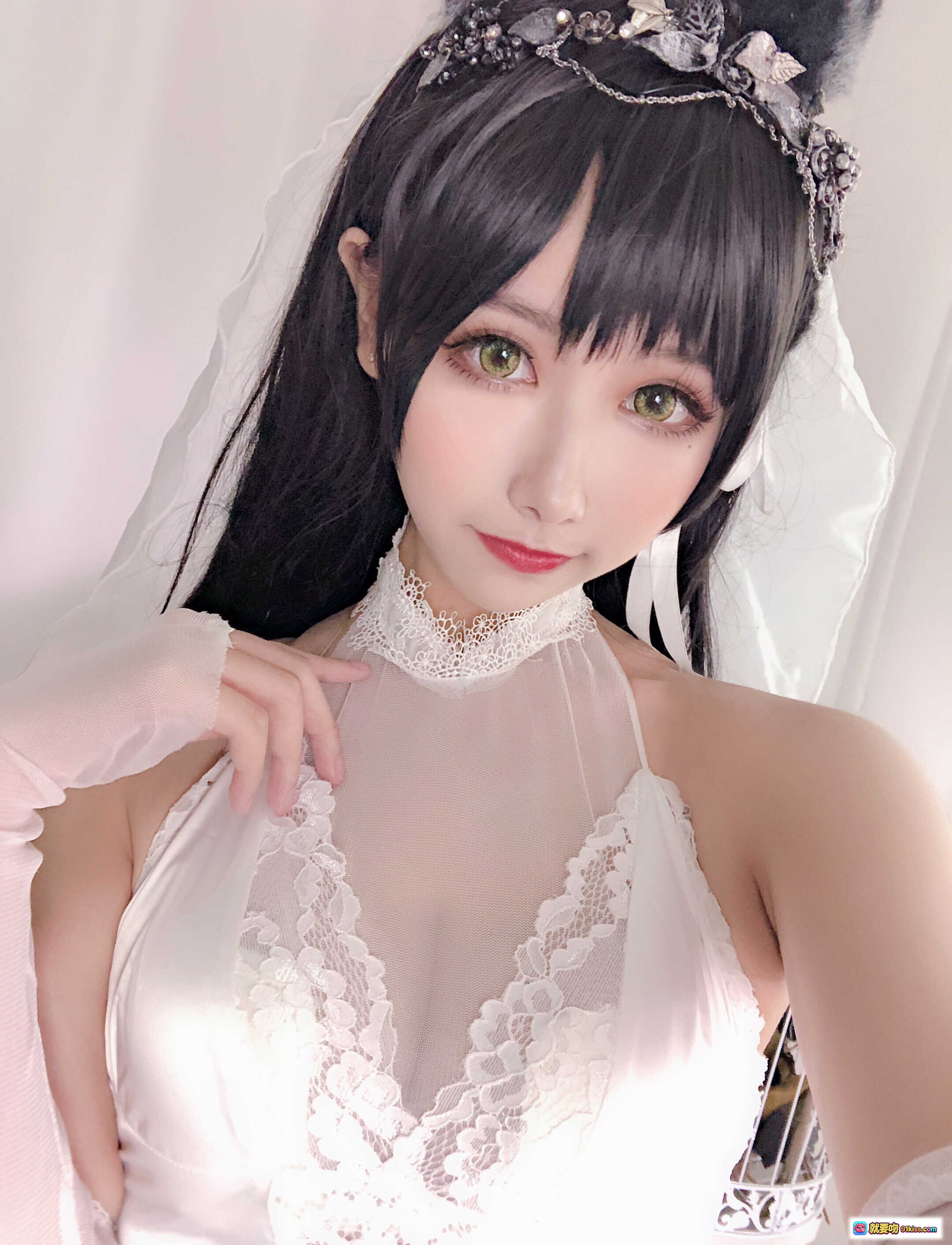 图片[1] - Momoko葵葵 NO.004 爱宕 白色蕾丝婚纱造型 黑发绿瞳 精致头饰 甜美性感写真 26P - 就要吻