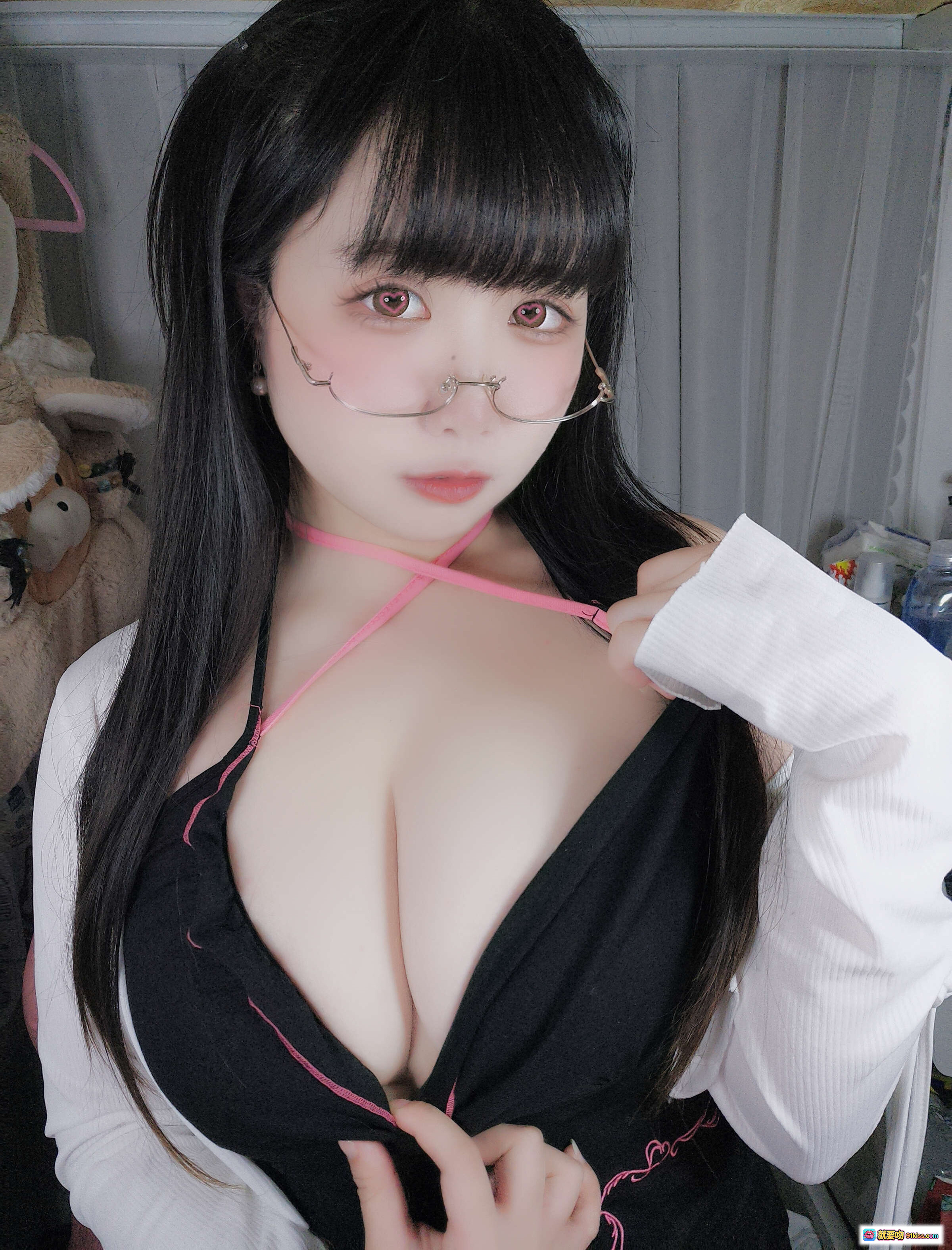 图片[4] - 贞子蜜桃大凤旗袍心心眼写真20P 黑发齐刘海粉边吊带白外套甜美性感风 - 就要吻