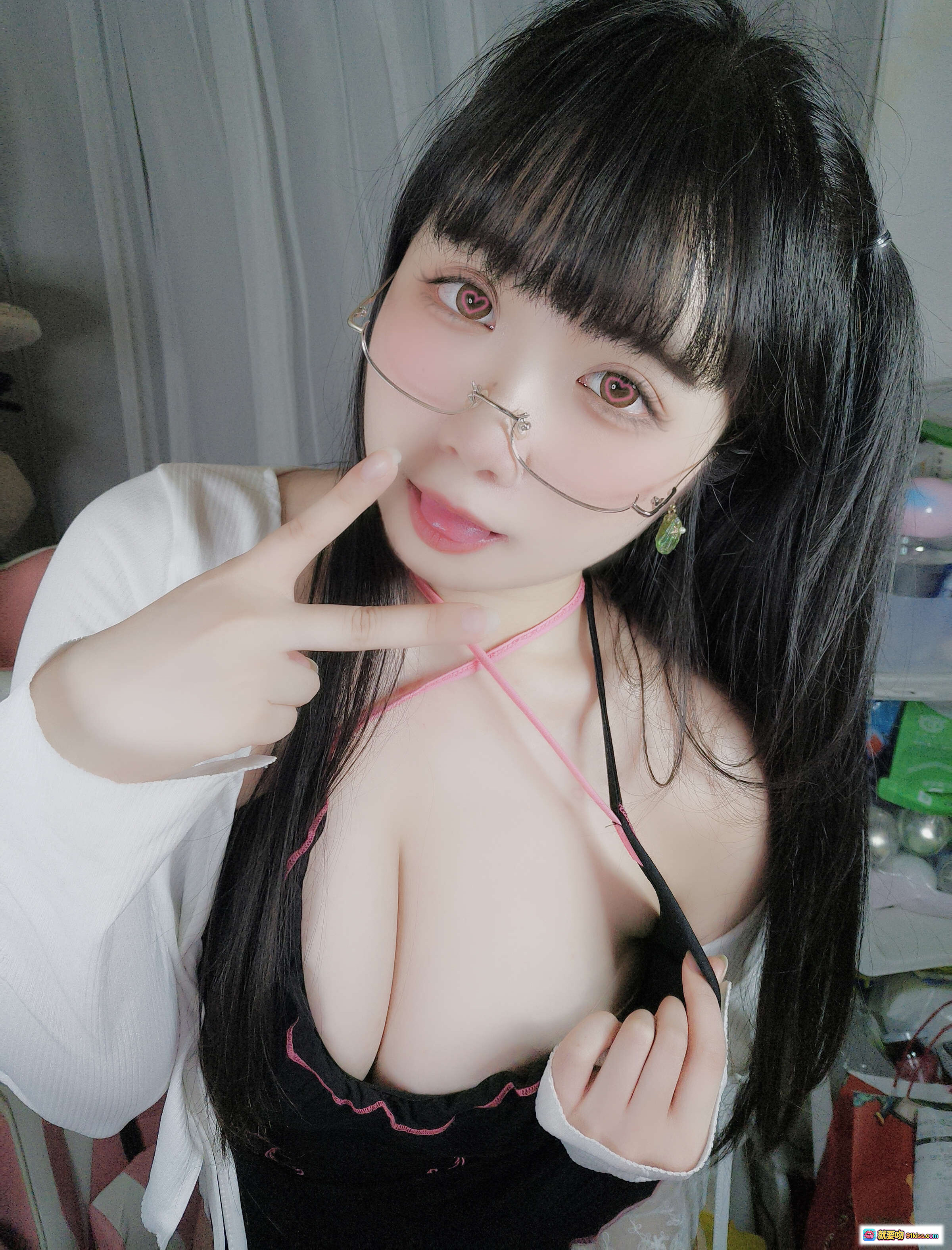 图片[9] - 贞子蜜桃大凤旗袍心心眼写真20P 黑发齐刘海粉边吊带白外套甜美性感风 - 就要吻