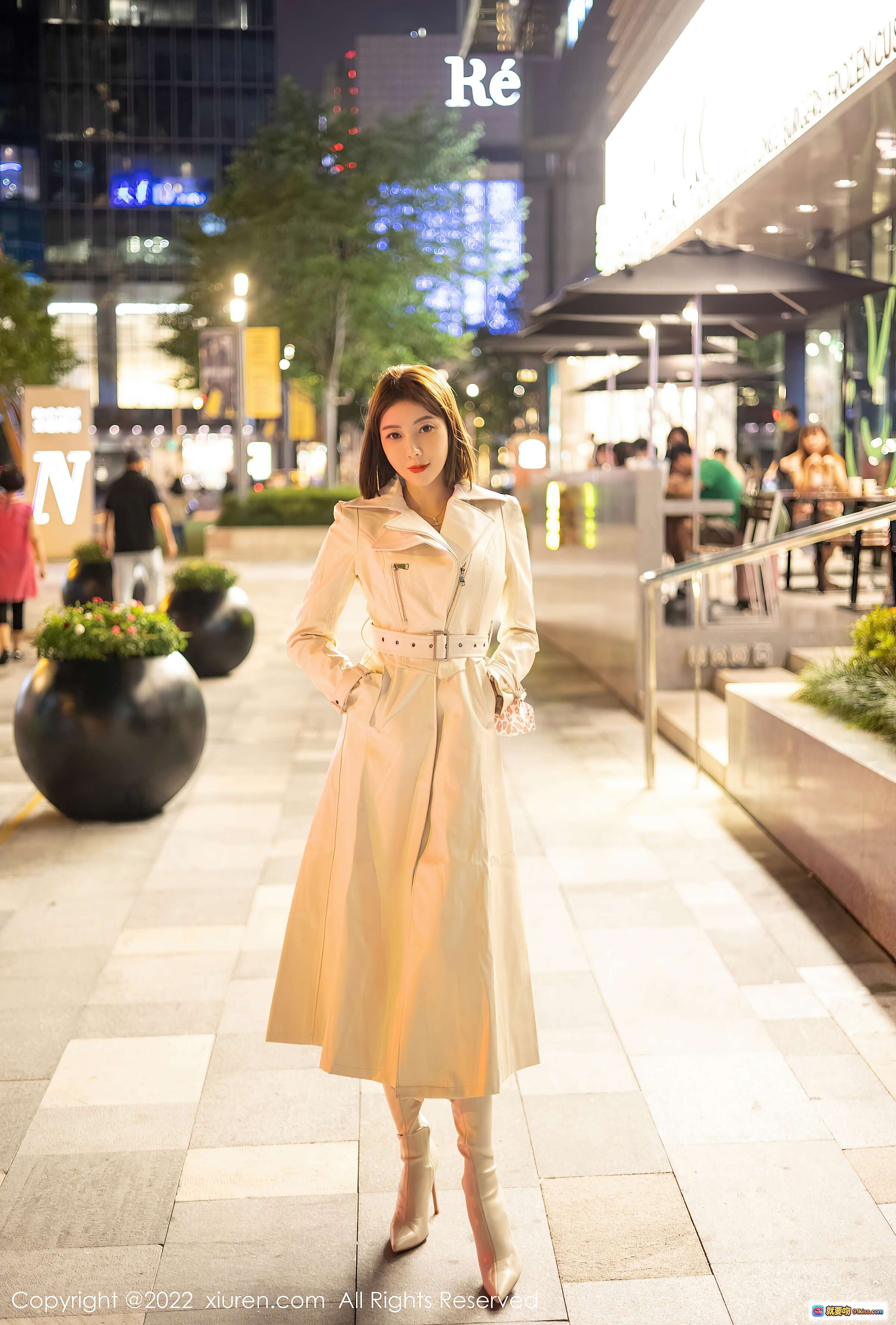 图片[6] - 果儿Victoria青海旅拍夜景街拍 白色风衣长裙优雅写真 XiuRen秀人网NO.4495 2022.01.21 - 就要吻