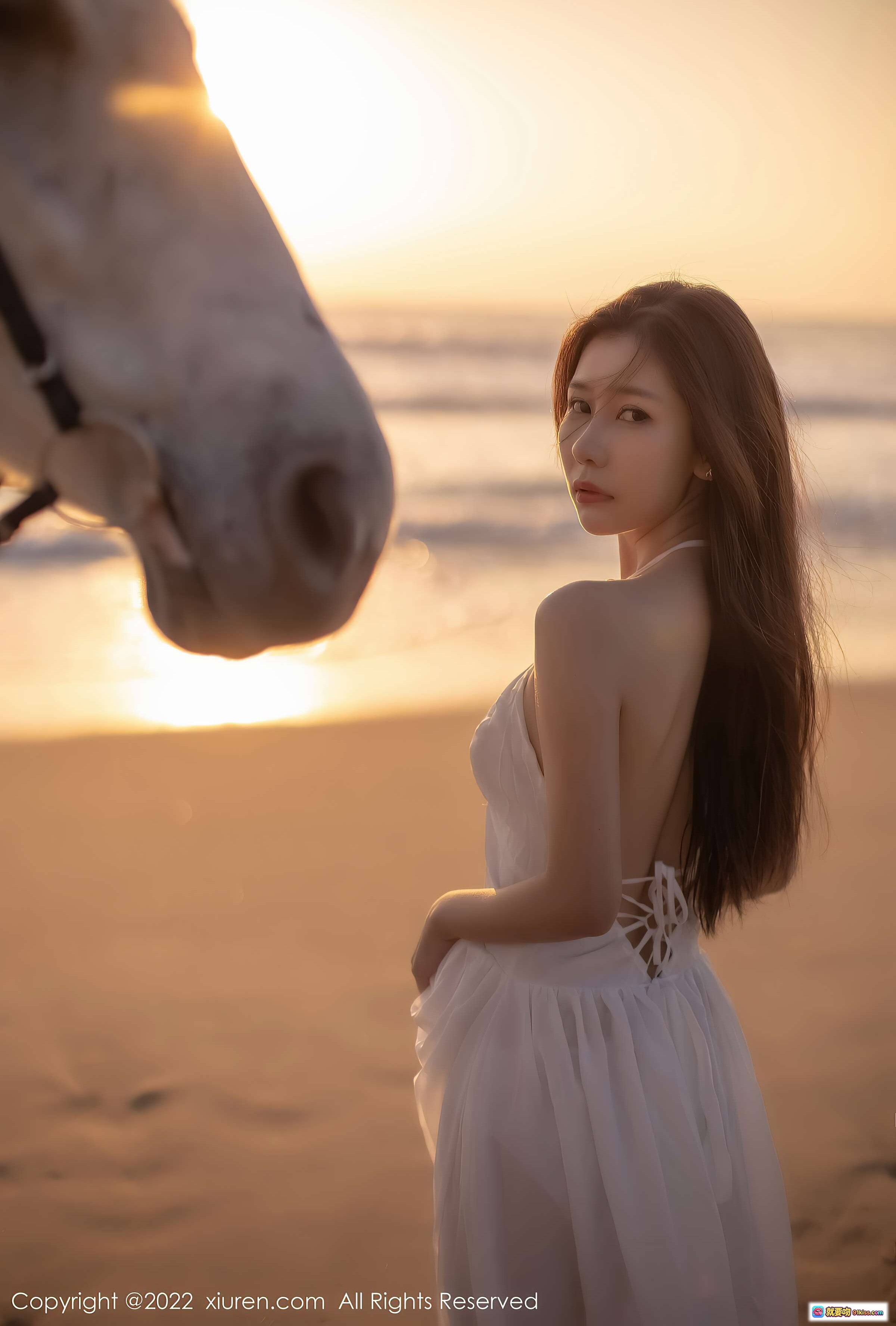 图片[5] - 尹甜甜三亚旅拍白裙骑白马夕阳美景写真 | XiuRen秀人网NO.4448高清人像摄影 - 就要吻