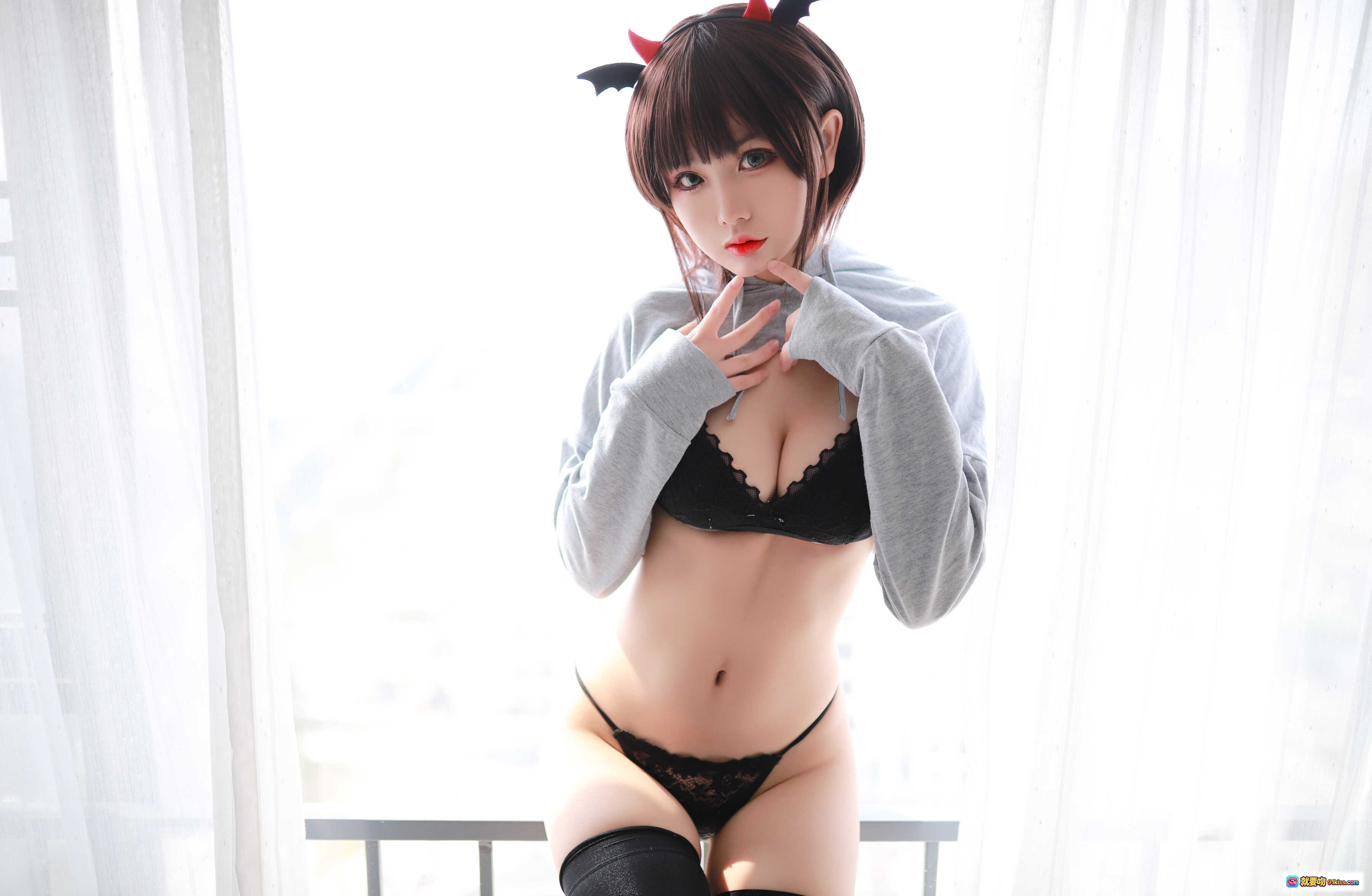 图片[3] - 开胸卫衣黑丝美腿性感写真NO.021 38P高清私房图 - 就要吻