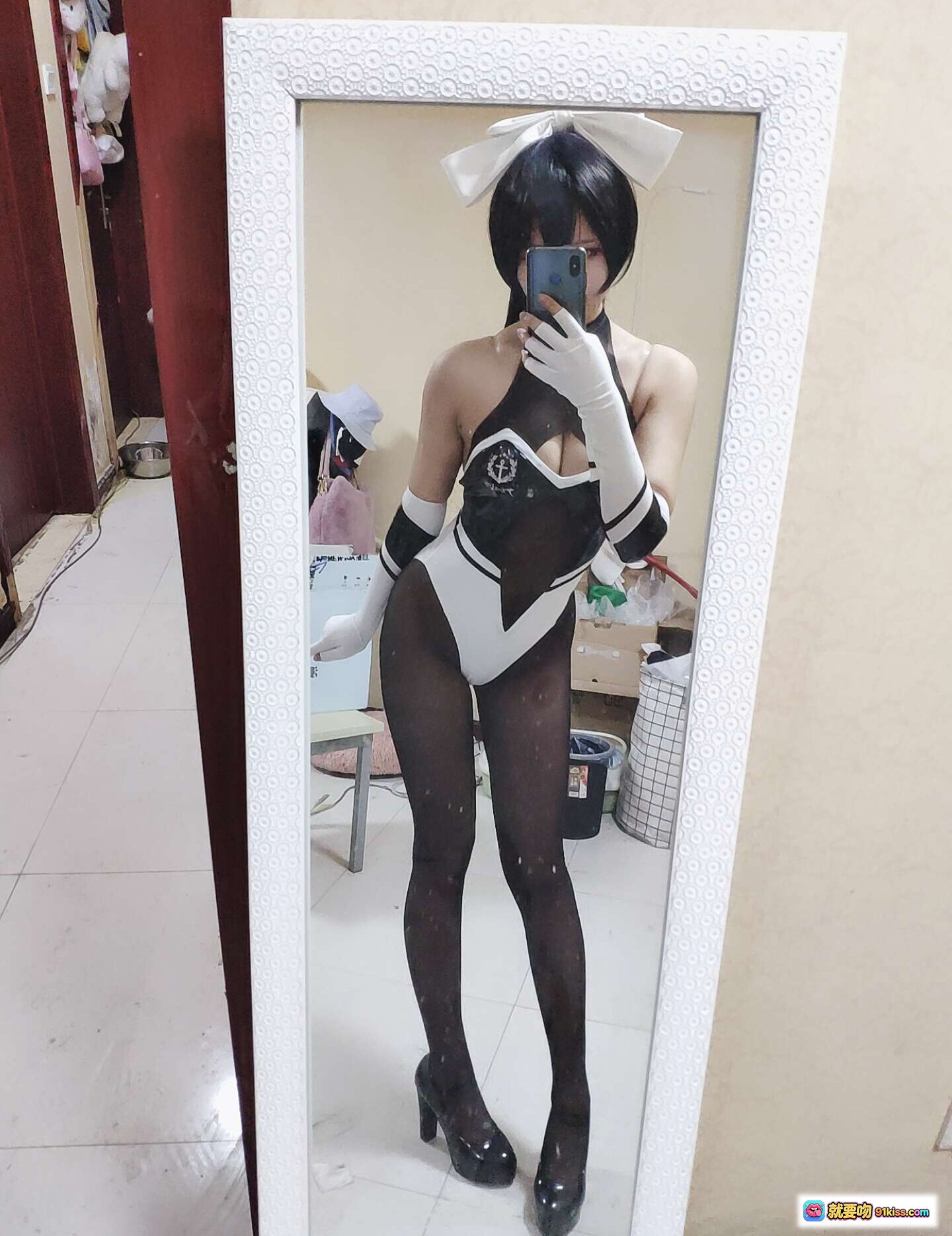 图片[2] - 墨玉-M NO.003 高雄赛车 Cosplay 美女镜前自拍 黑白制服 白蝴蝶结 长手套 黑丝高跟 34P写真 - 就要吻