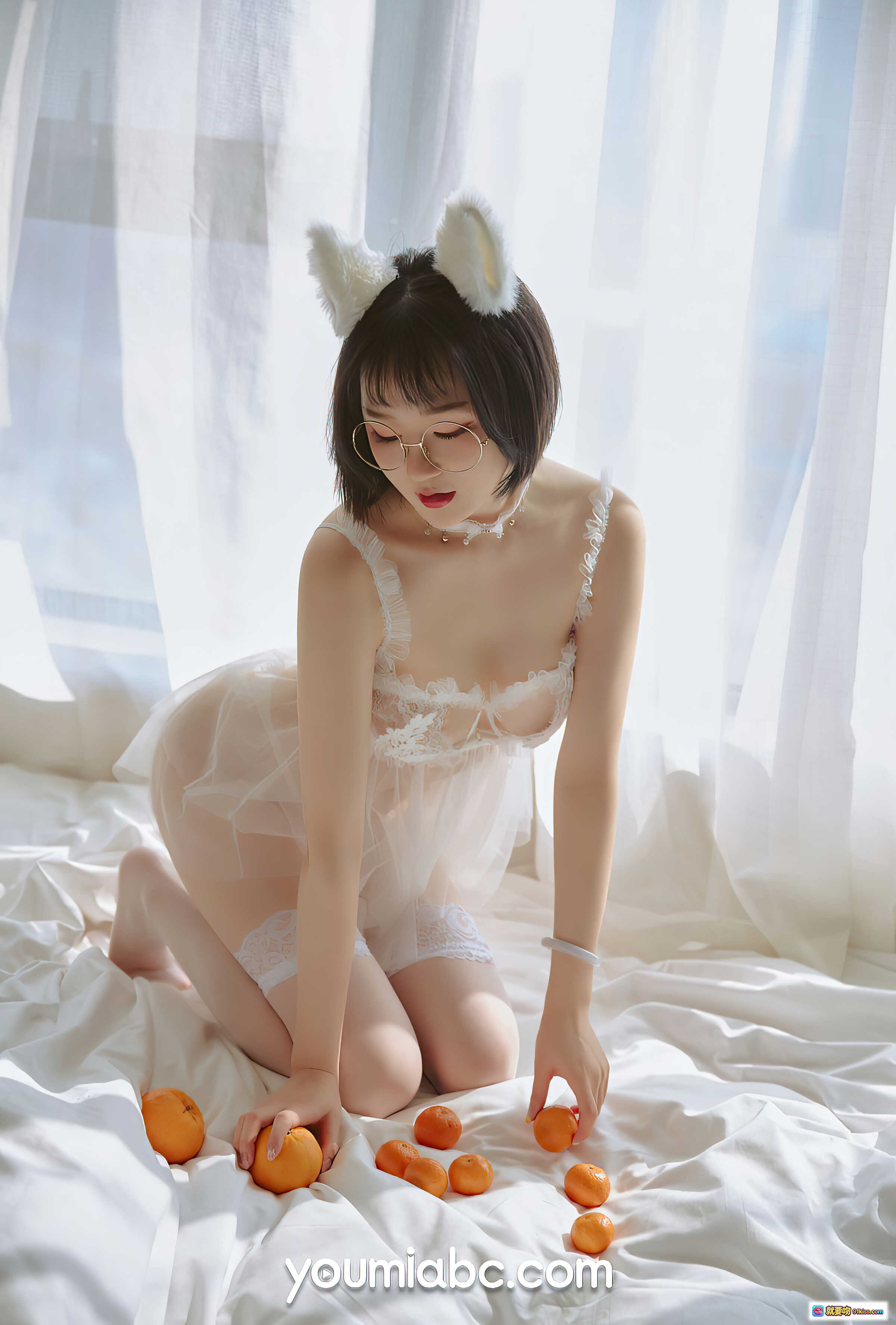 图片[5] - 猫系女孩龙女宝宝私房写真 白纱床品橙子点缀 透明蕾丝袜甜美诱惑 YouMi尤蜜2021.07.15 - 就要吻