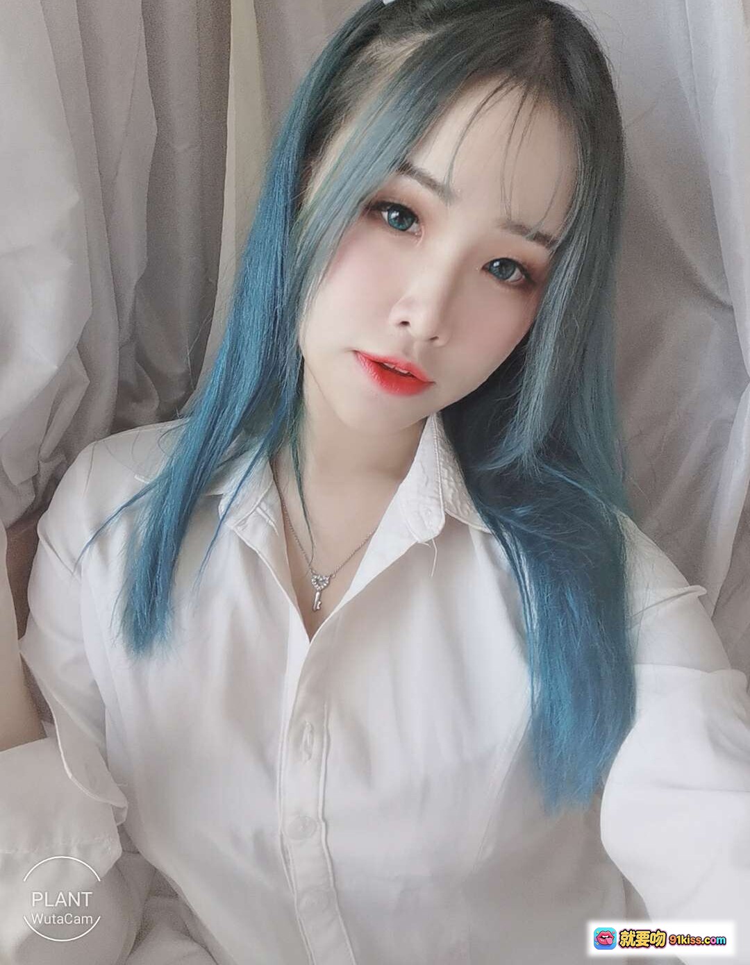 图片[4] - 花リリ(Plant Lily) NO.010 自拍写真集｜蓝发少女白衬衫清新风格30P高清美图 - 就要吻
