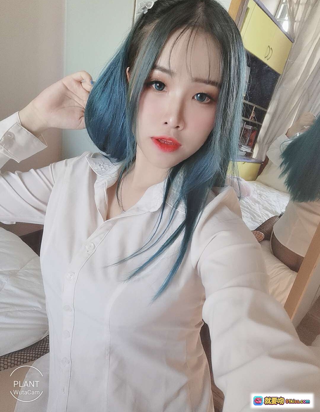 图片[9] - 花リリ(Plant Lily) NO.010 自拍写真集｜蓝发少女白衬衫清新风格30P高清美图 - 就要吻