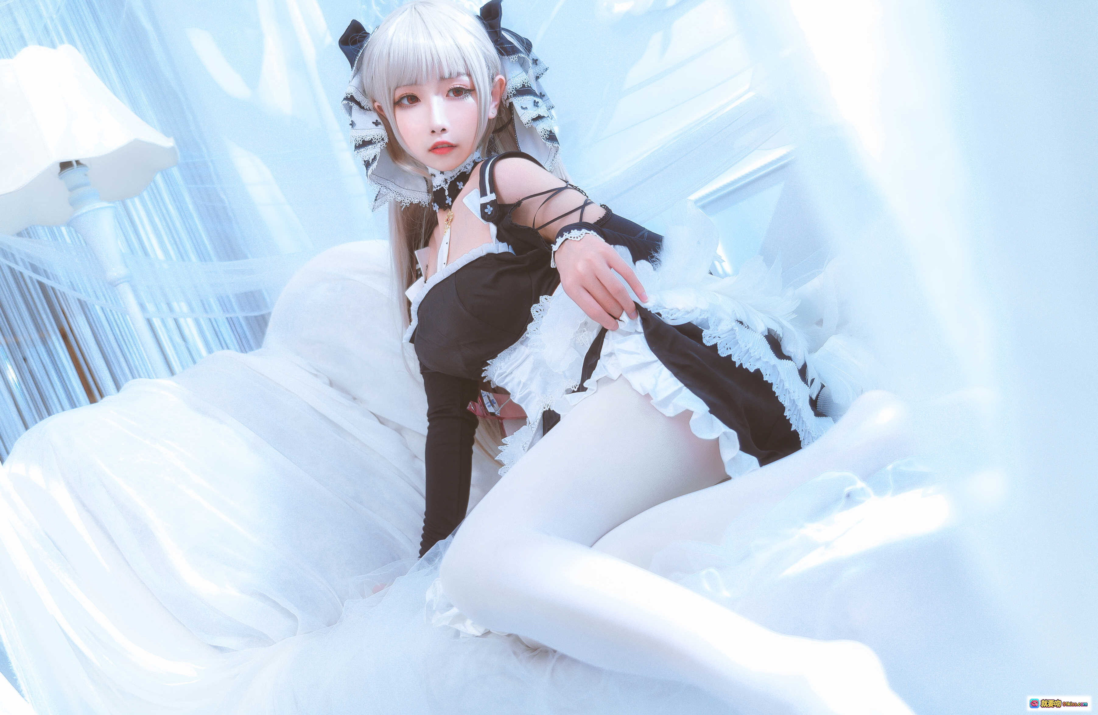 图片[3] - Momoko葵葵NO.005可畏Cosplay写真｜银发双马尾黑裙女仆装｜蕾丝蝴蝶结白丝美腿｜精致妆容甜酷风格｜9P高清图集 - 就要吻