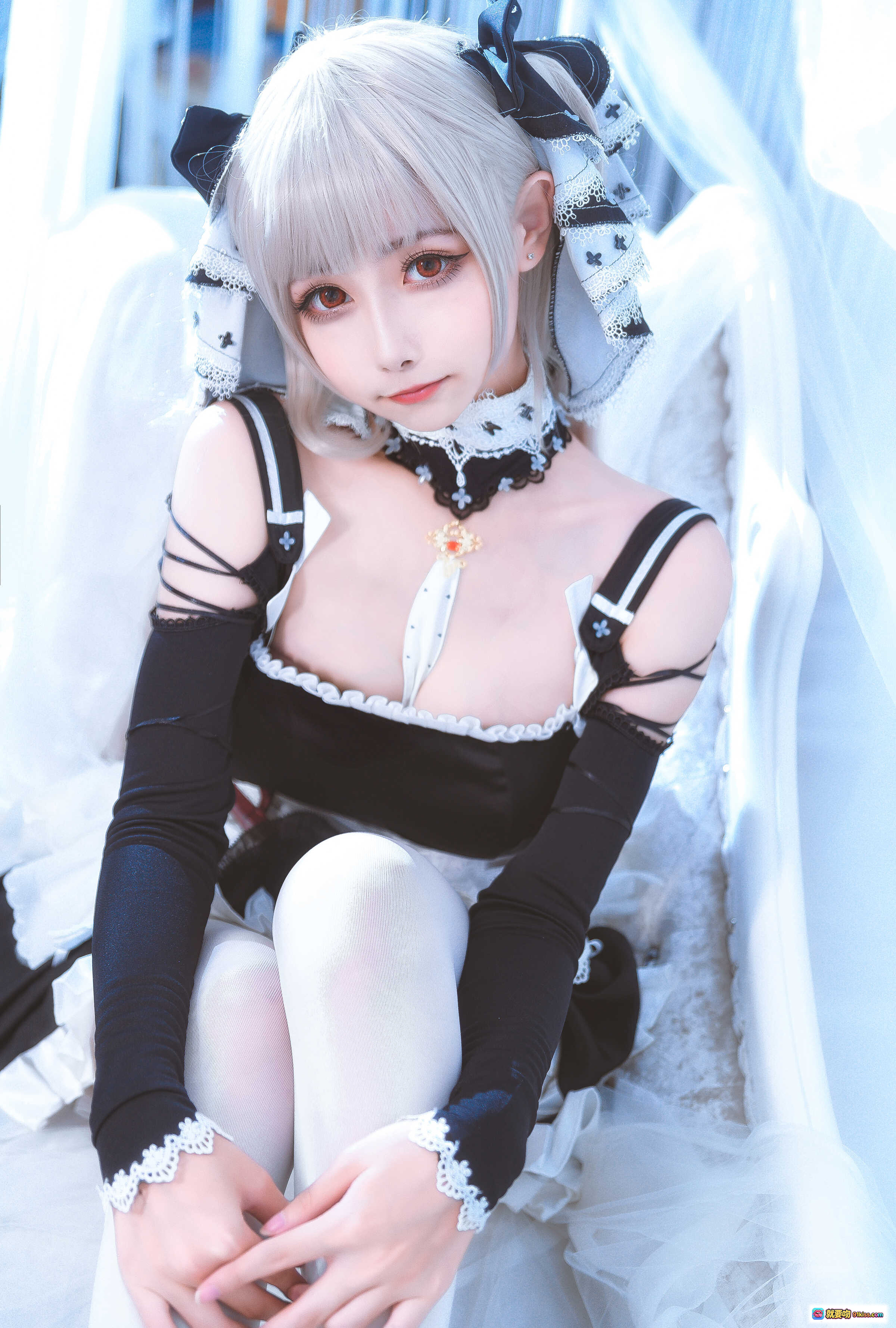图片[9] - Momoko葵葵NO.005可畏Cosplay写真｜银发双马尾黑裙女仆装｜蕾丝蝴蝶结白丝美腿｜精致妆容甜酷风格｜9P高清图集 - 就要吻